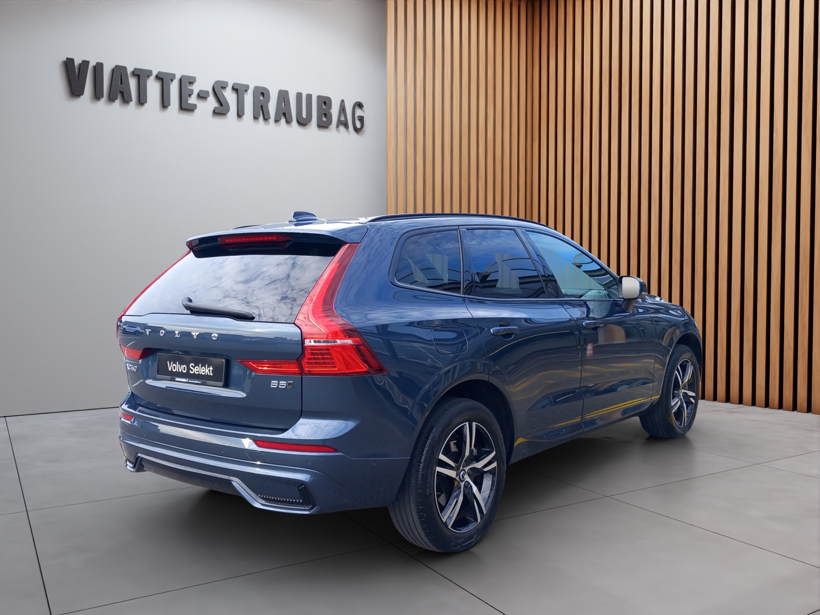 VOLVO XC60 2.0 B5 MH R-Design AWD-showroom-element-3