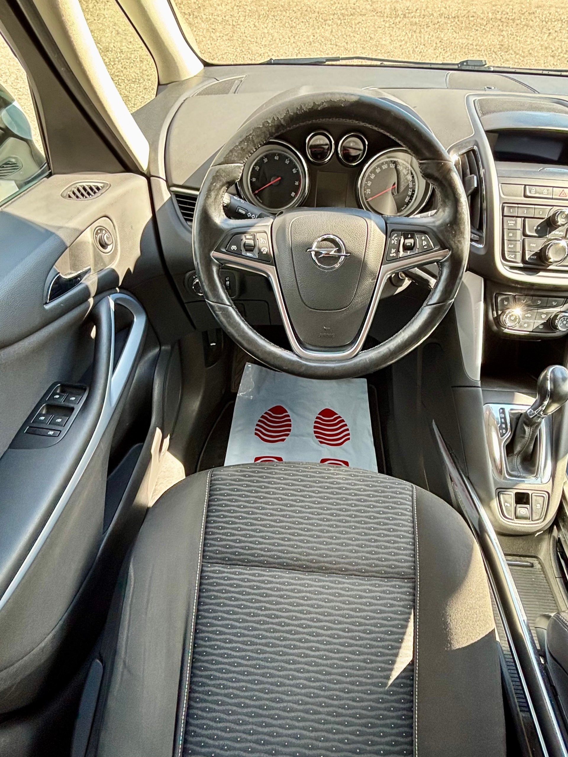 OPEL Zafira Tourer 1.4i 16V Turbo Automatic / 7-Plätzer-image-8