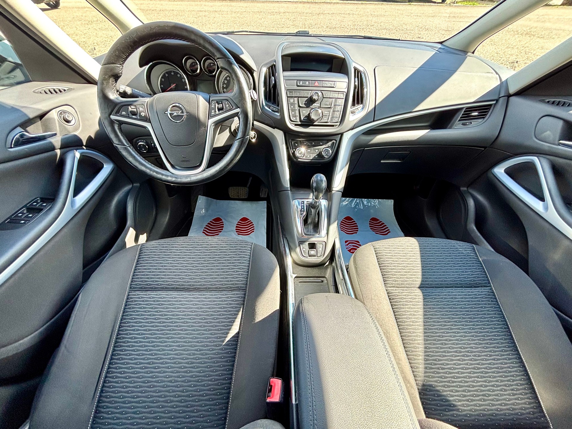 OPEL Zafira Tourer 1.4i 16V Turbo Automatic / 7-Plätzer-image-7