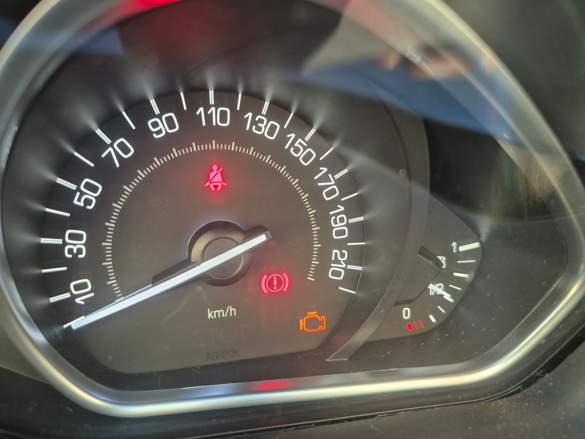 PEUGEOT 208 1.6 VTI Allure-image-8