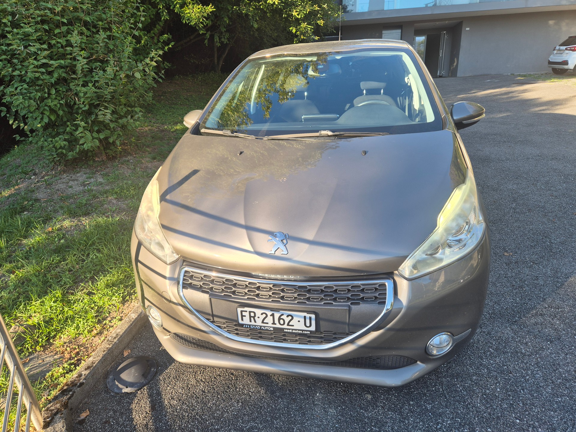 PEUGEOT 208 1.6 VTI Allure-image-6
