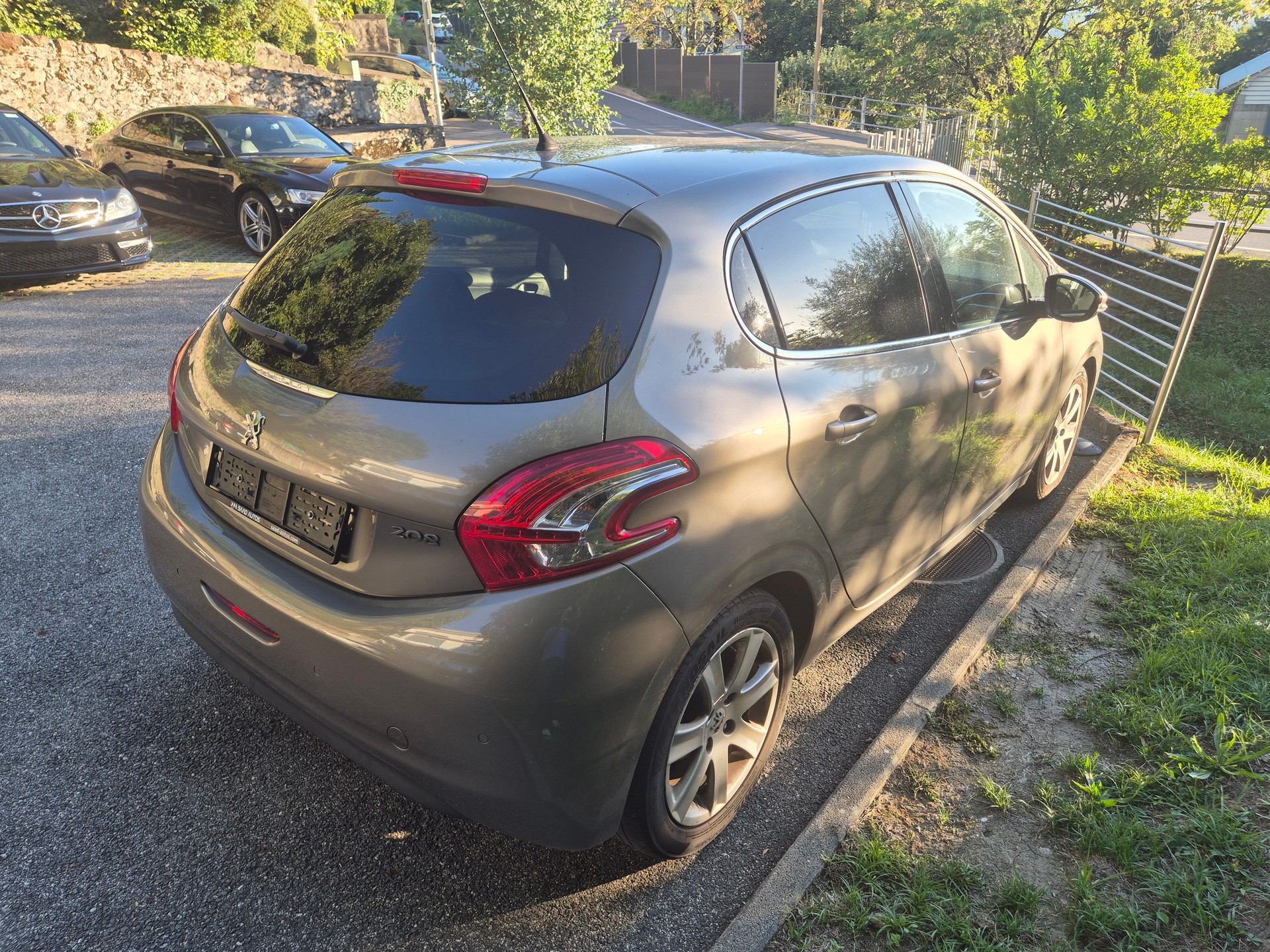PEUGEOT 208 1.6 VTI Allure-image-2