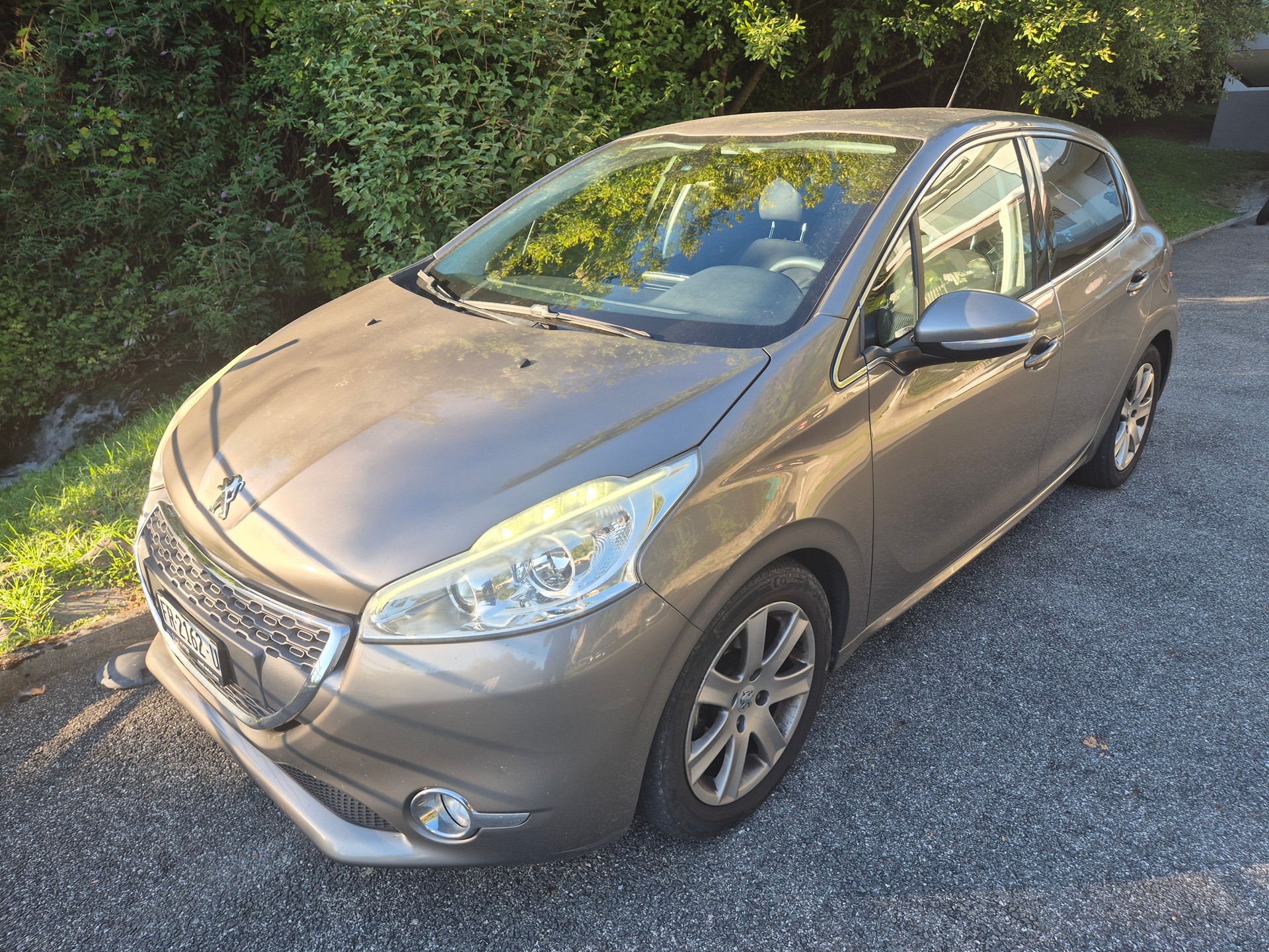 PEUGEOT 208 1.6 VTI Allure-image-0