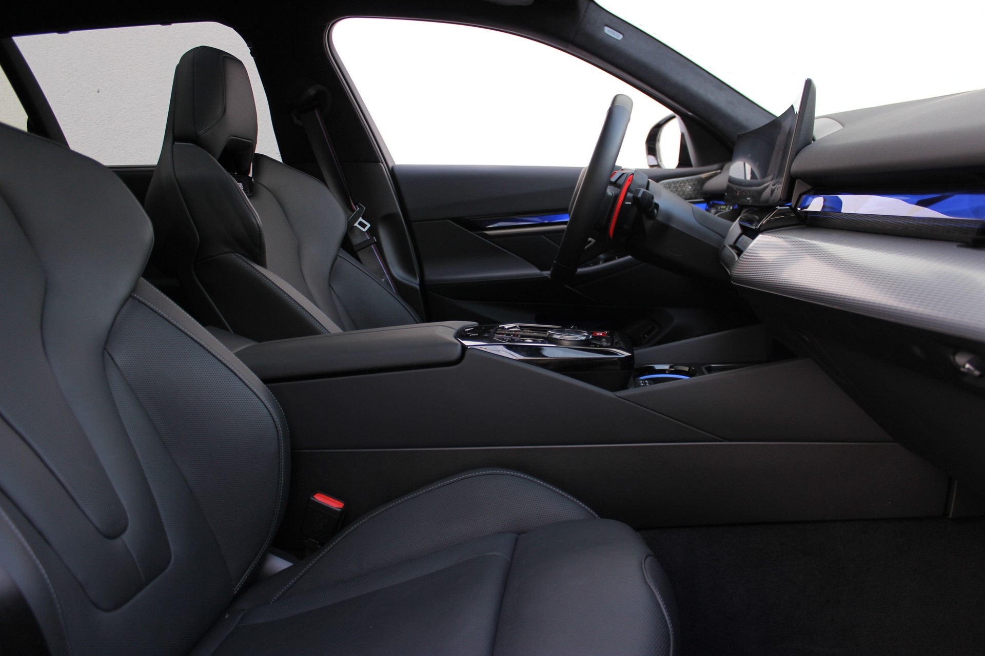 BMW M5 xDrive Touring Ultimate Package 🎉0.0%-LEASINGAKTION🎉-showroom-element-3