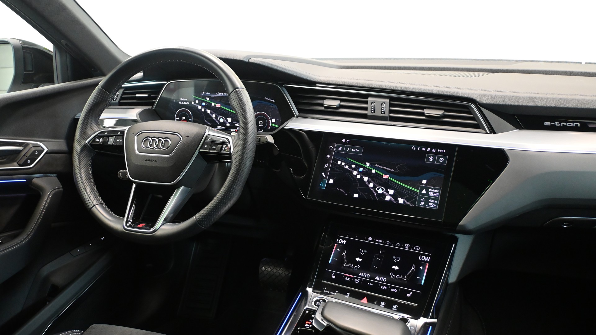 AUDI e-tron 55 Sportback S Line Black Edition quattro-image-4