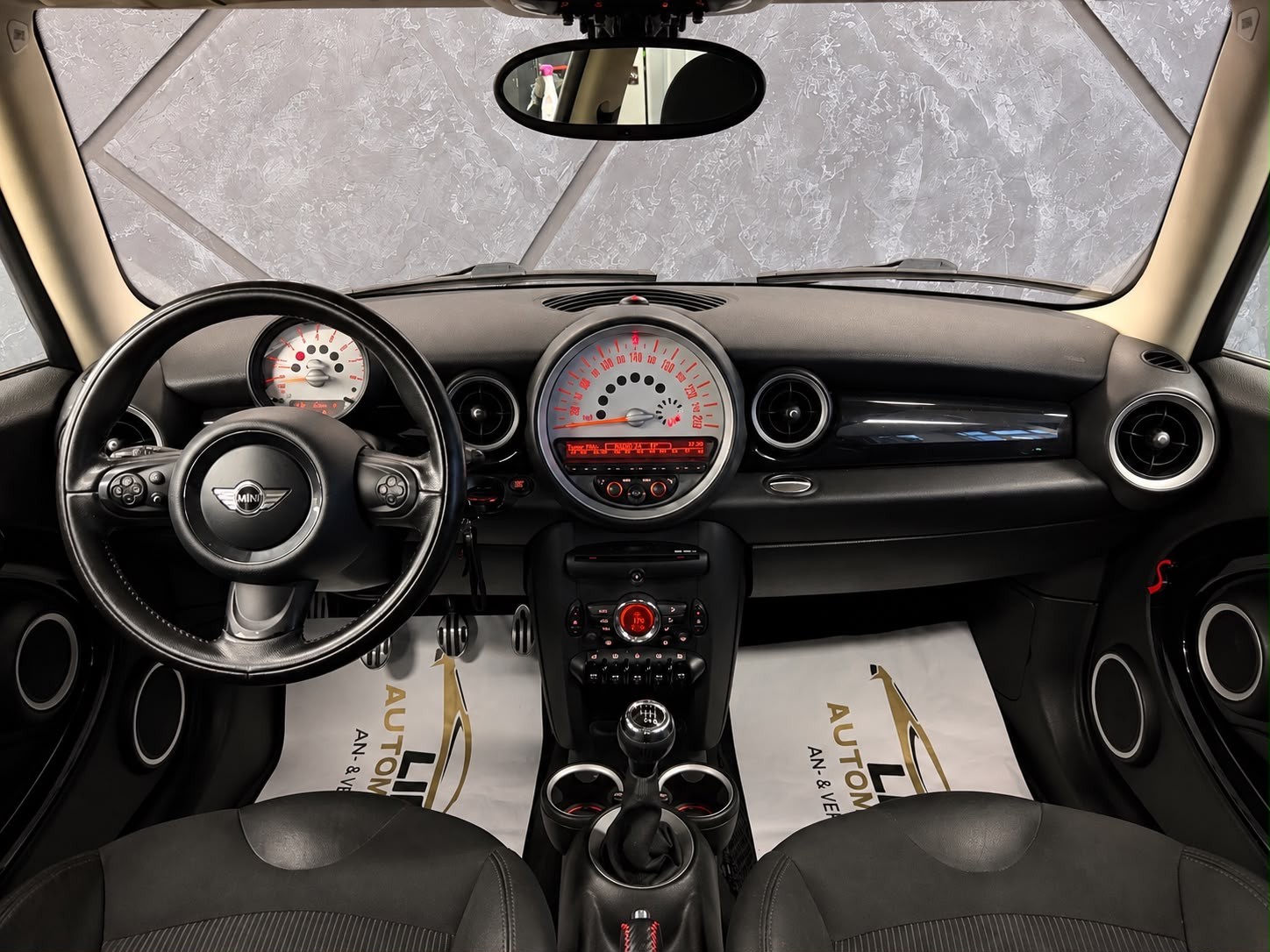 MINI Cooper S-image-8