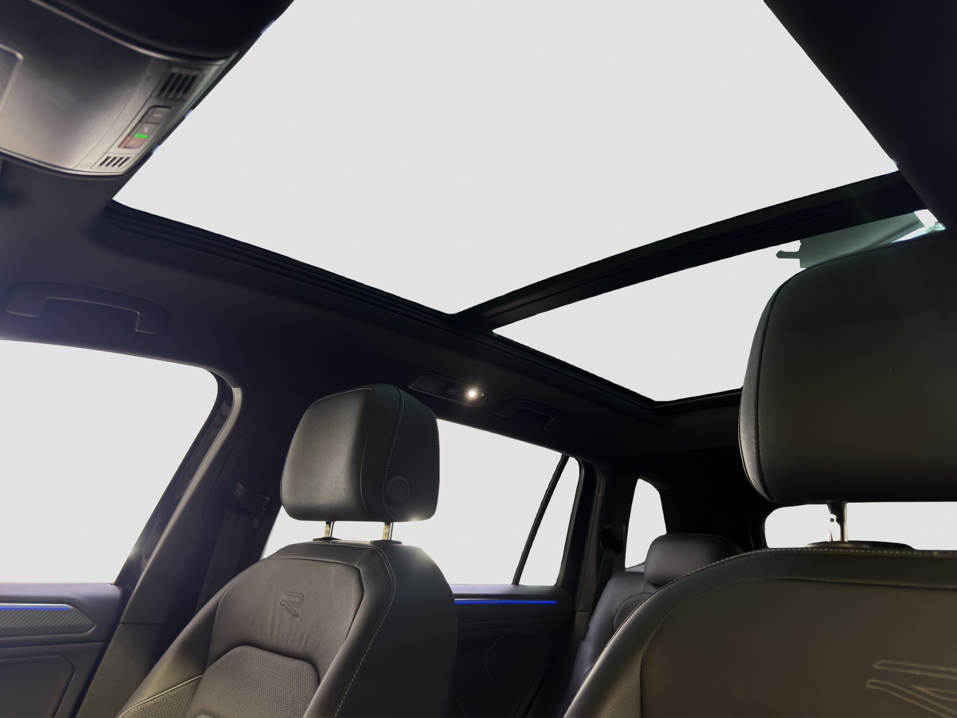 VW Tiguan Allspace 2.0TSI R-Line 4Motion DSG-image-29