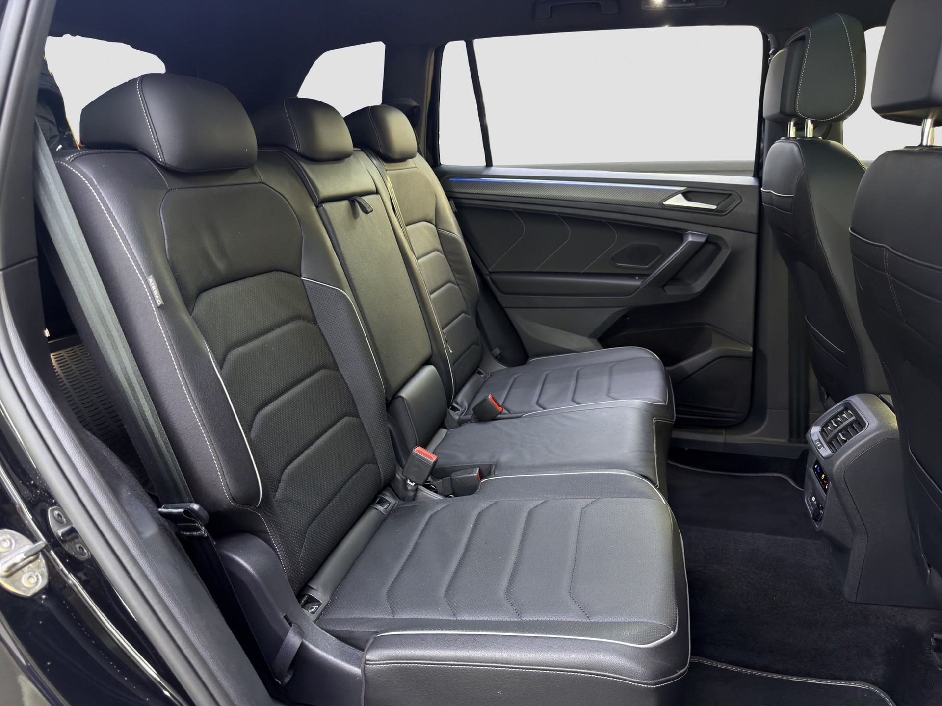 VW Tiguan Allspace 2.0TSI R-Line 4Motion DSG-image-14