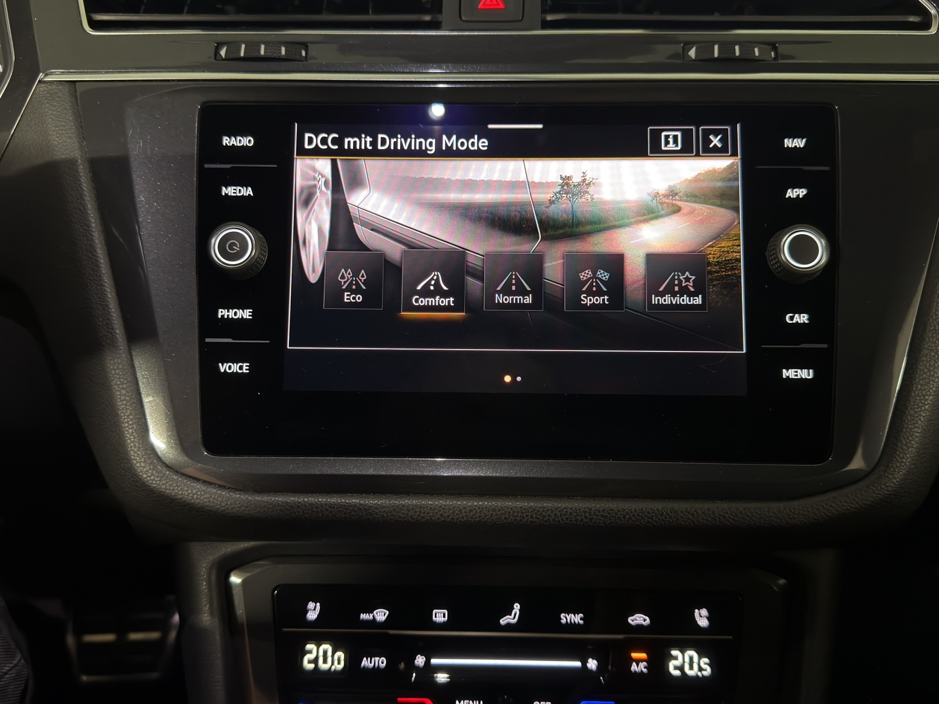 VW Tiguan Allspace 2.0TSI R-Line 4Motion DSG-image-27