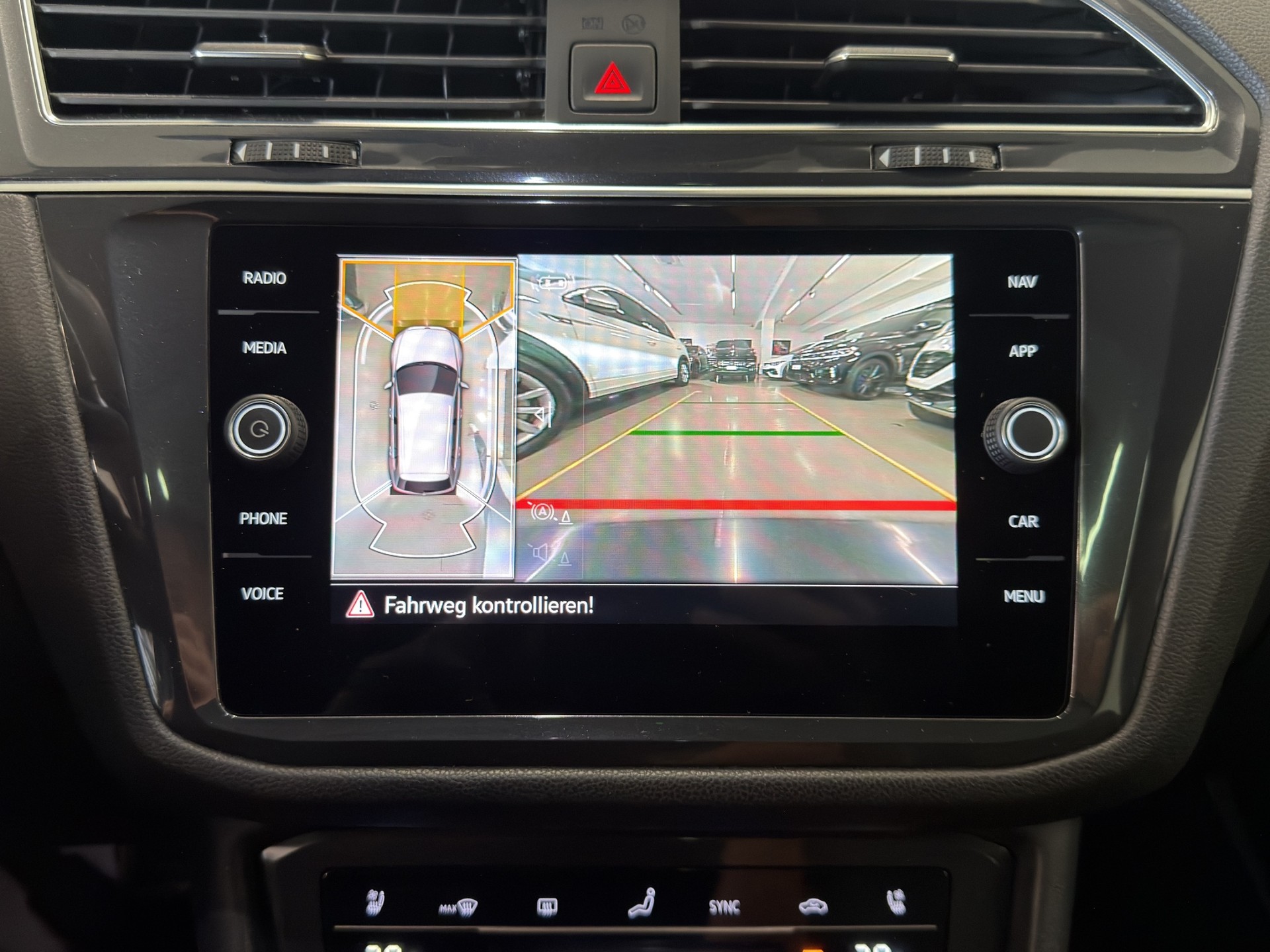 VW Tiguan Allspace 2.0TSI R-Line 4Motion DSG-image-15