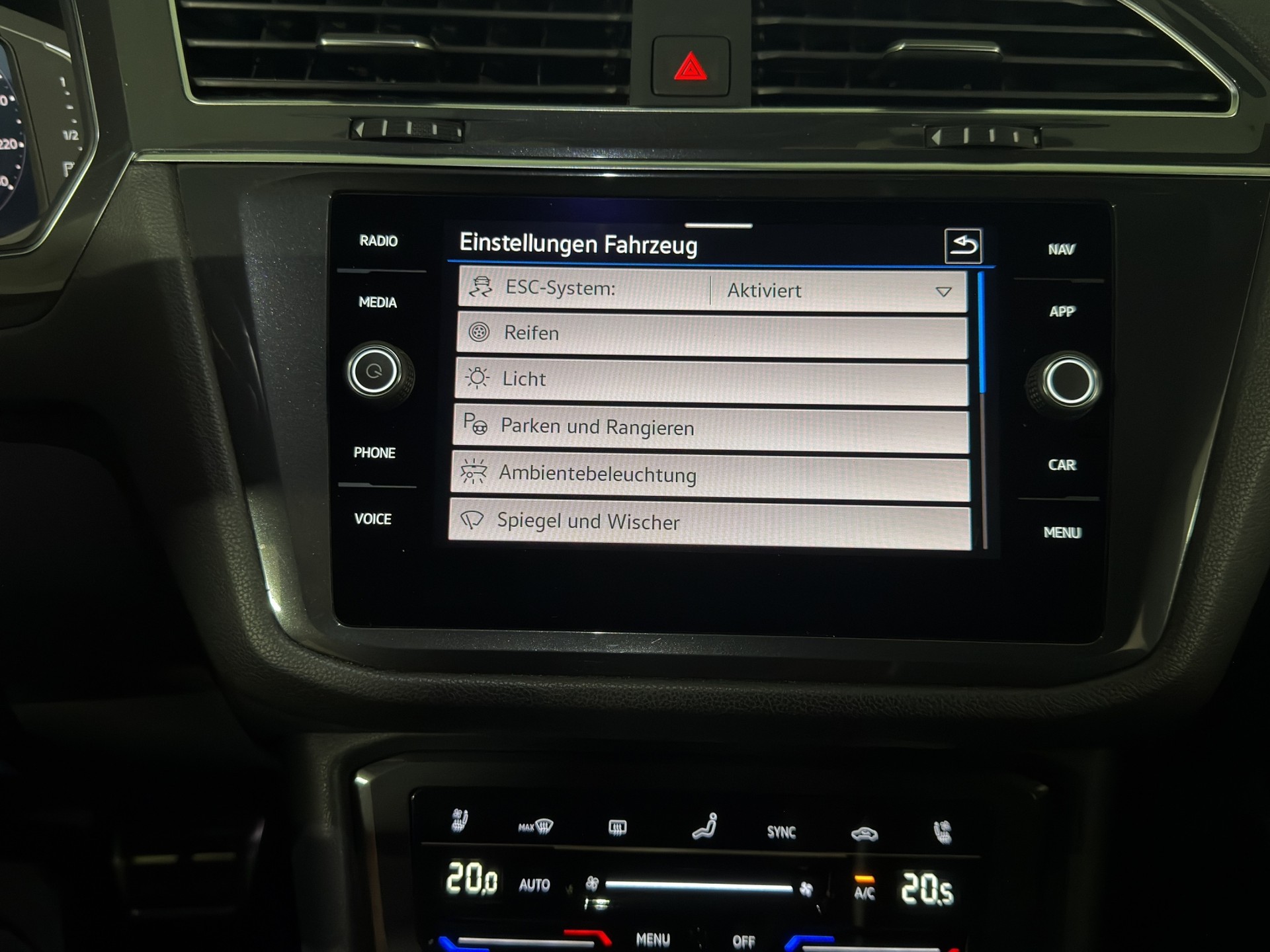 VW Tiguan Allspace 2.0TSI R-Line 4Motion DSG-image-24