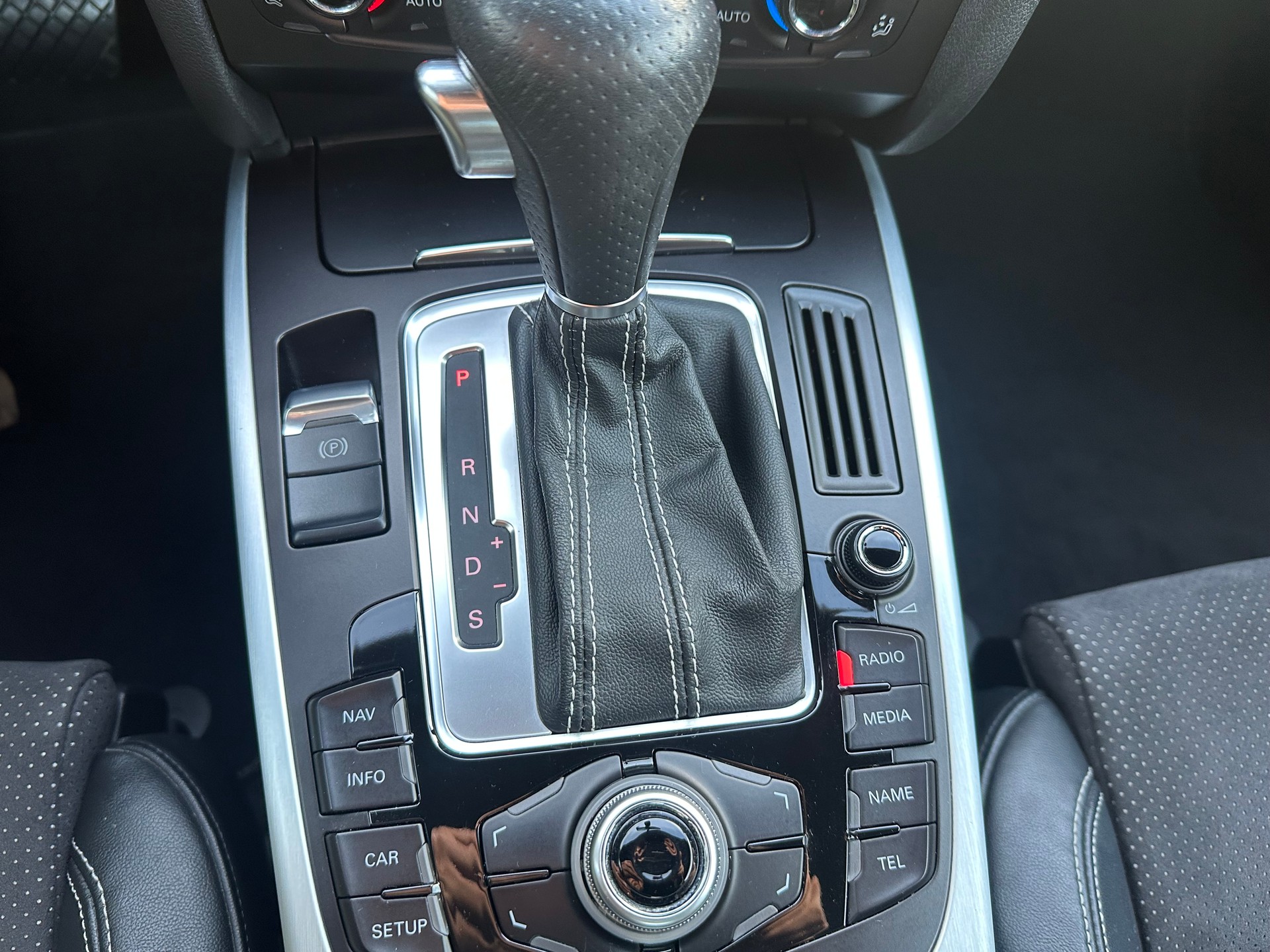 AUDI A5 Coupé 3.0 TDI quattro S-tronic-image-17