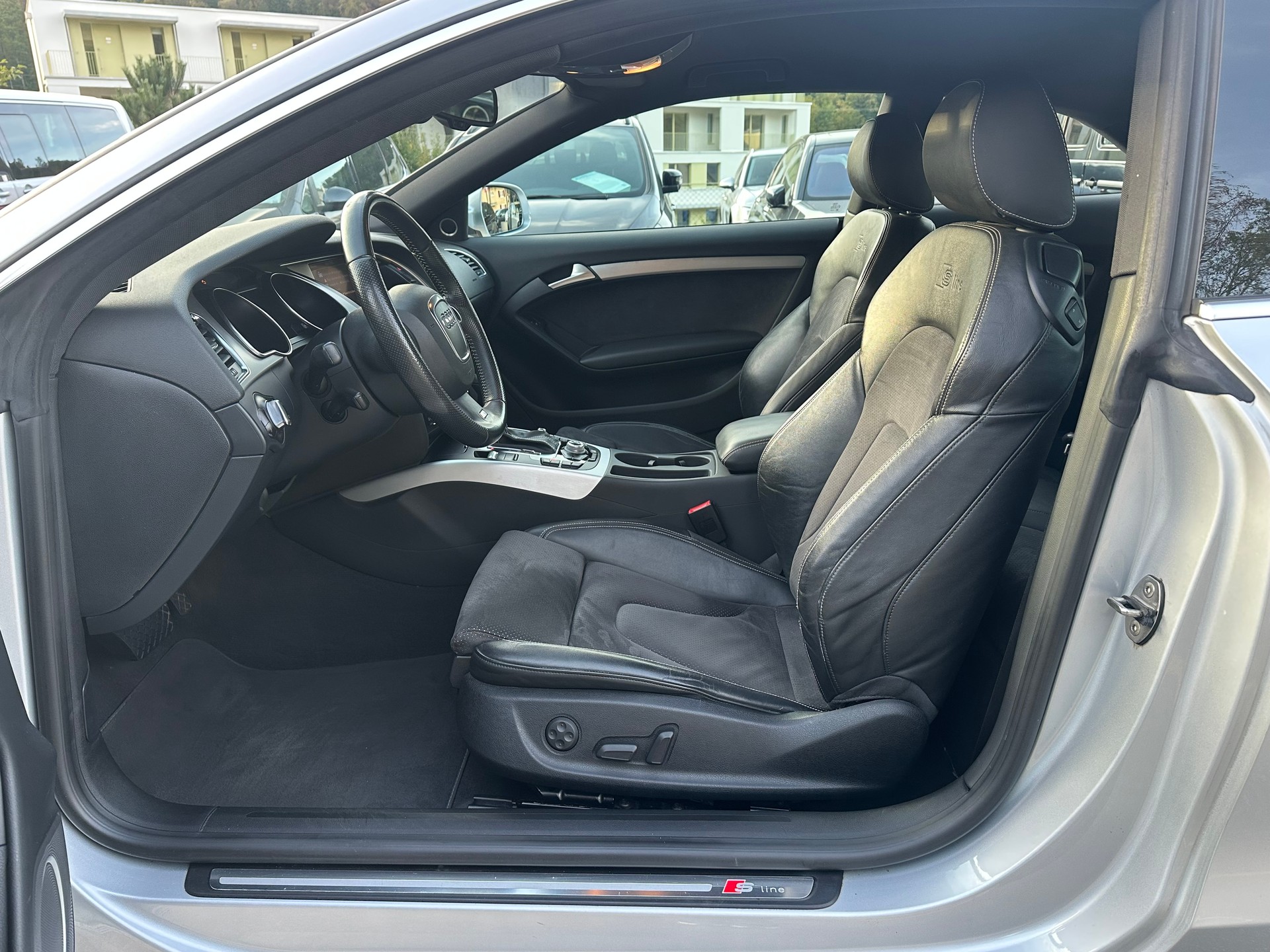 AUDI A5 Coupé 3.0 TDI quattro S-tronic-image-9
