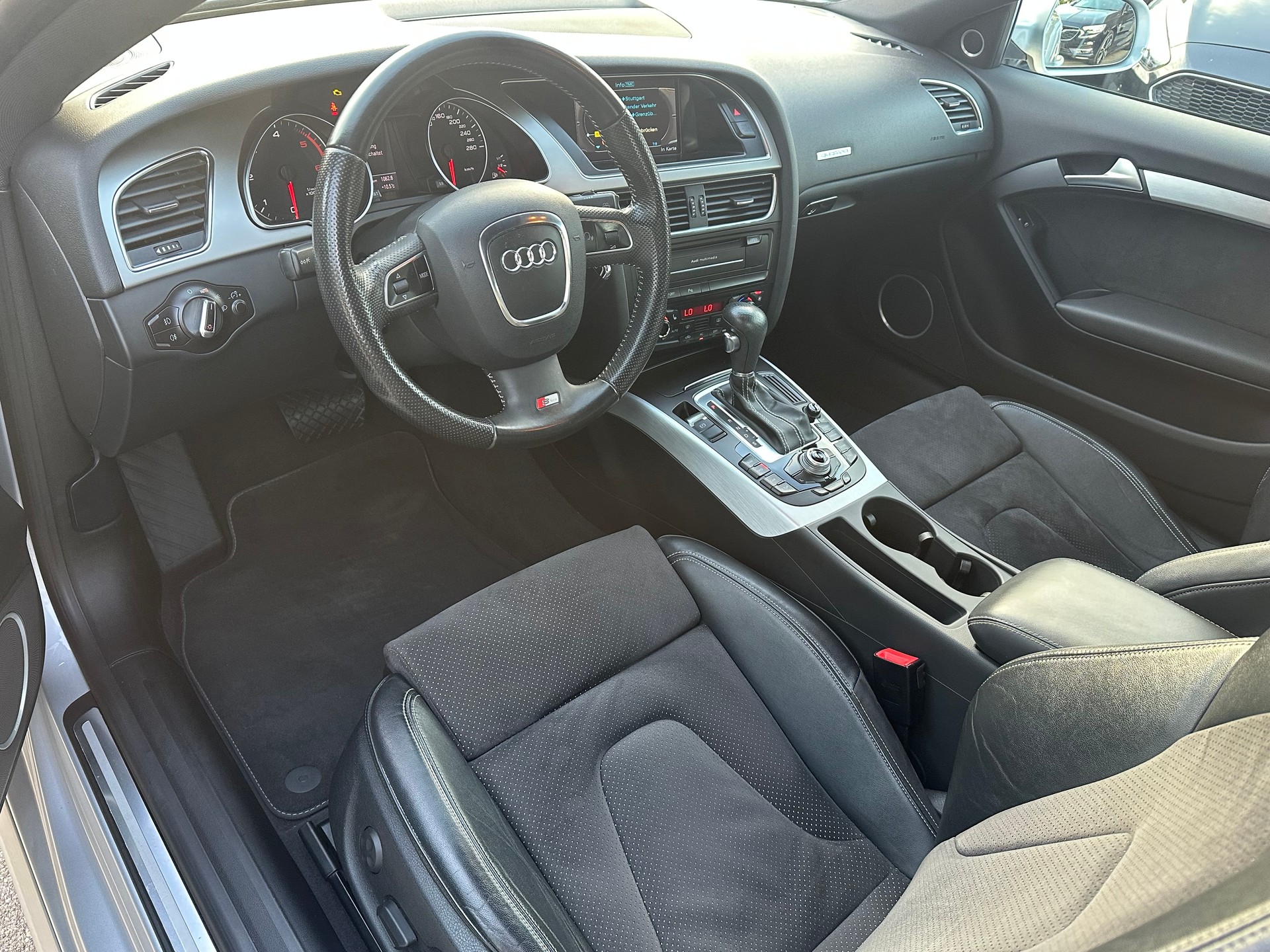 AUDI A5 Coupé 3.0 TDI quattro S-tronic-image-8