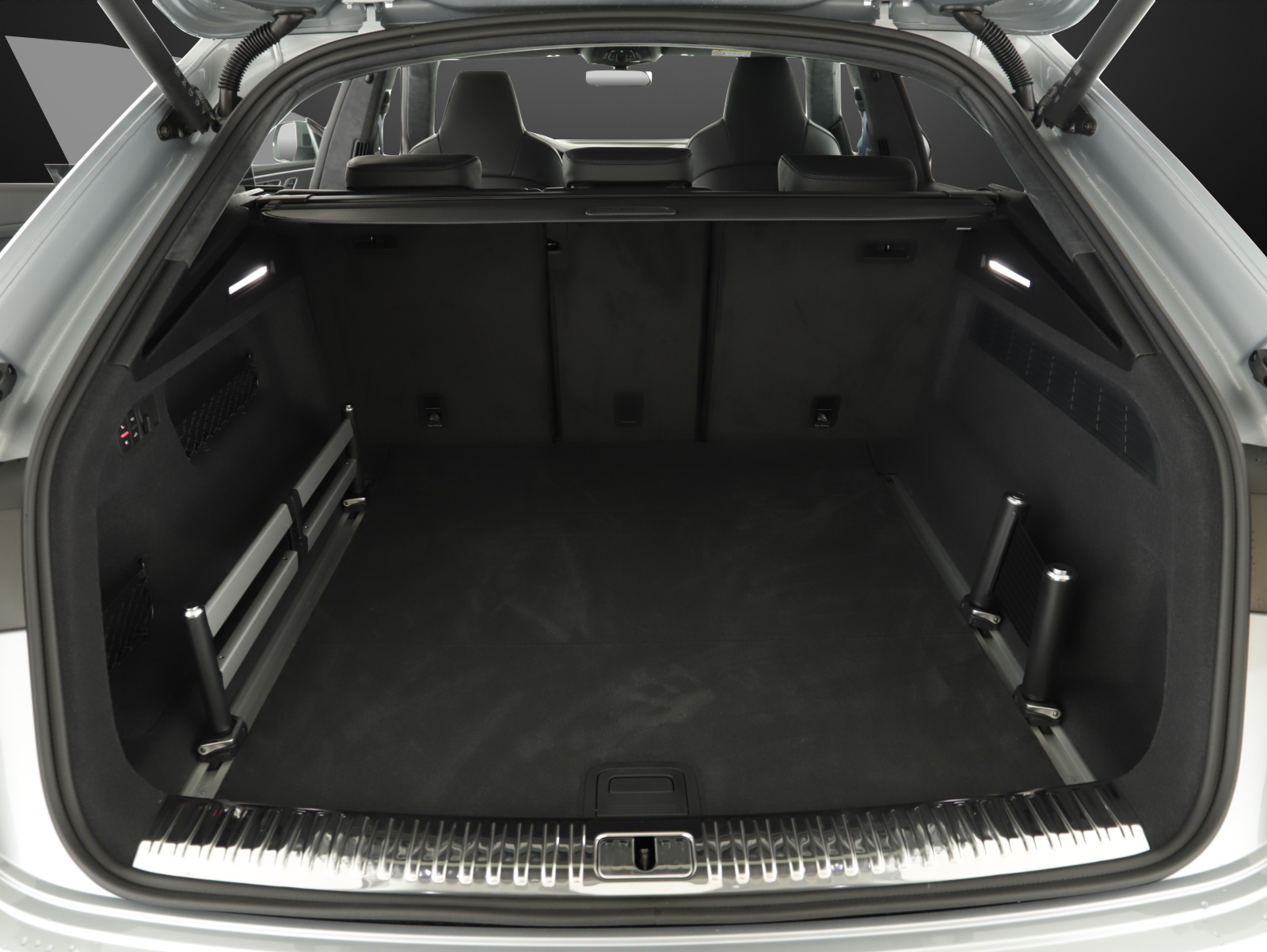 AUDI RSQ8 performance quattro-image-12