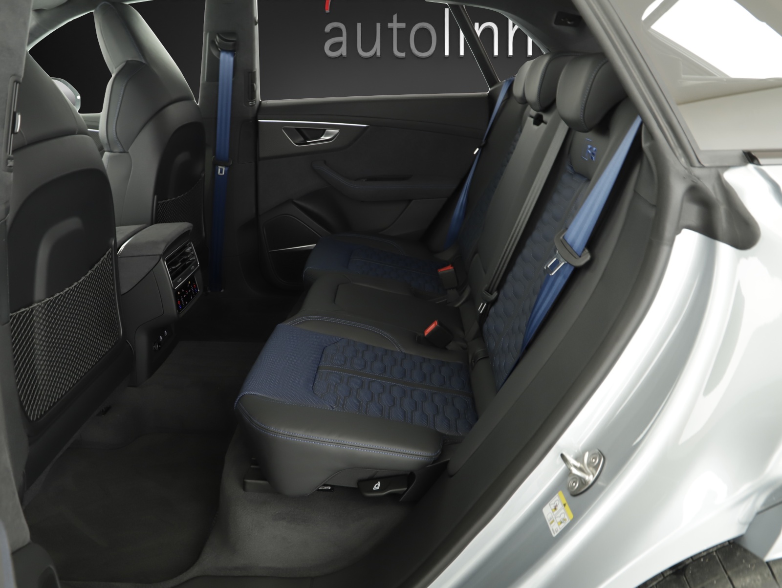 AUDI RSQ8 performance quattro-image-9