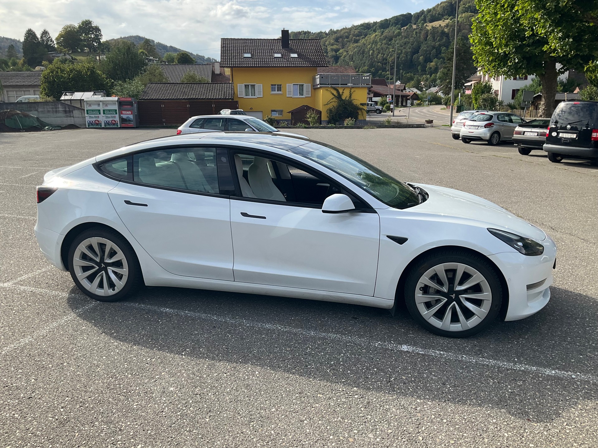 TESLA Long Range D-image-1