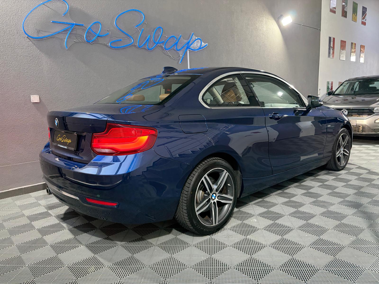BMW 220i Luxury Line Steptronic - Toit ouvrant-image-4