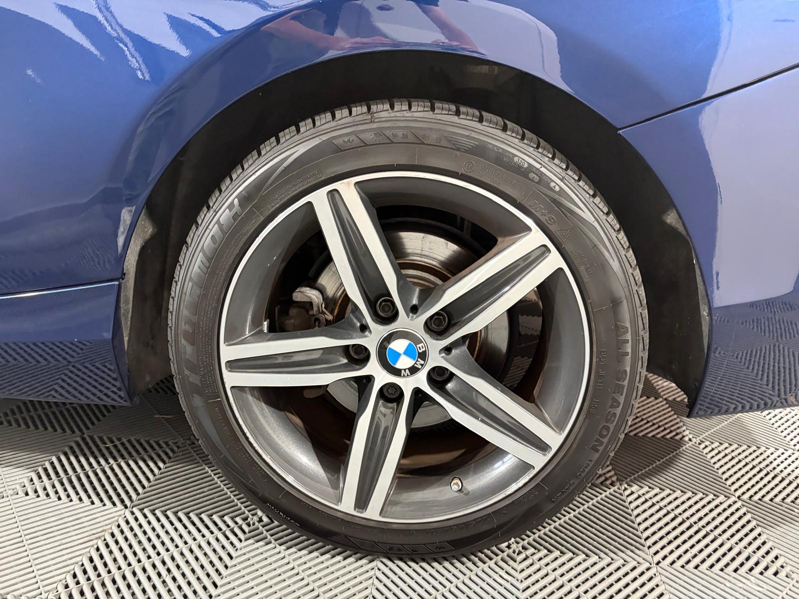 BMW 220i Luxury Line Steptronic - Toit ouvrant-image-24