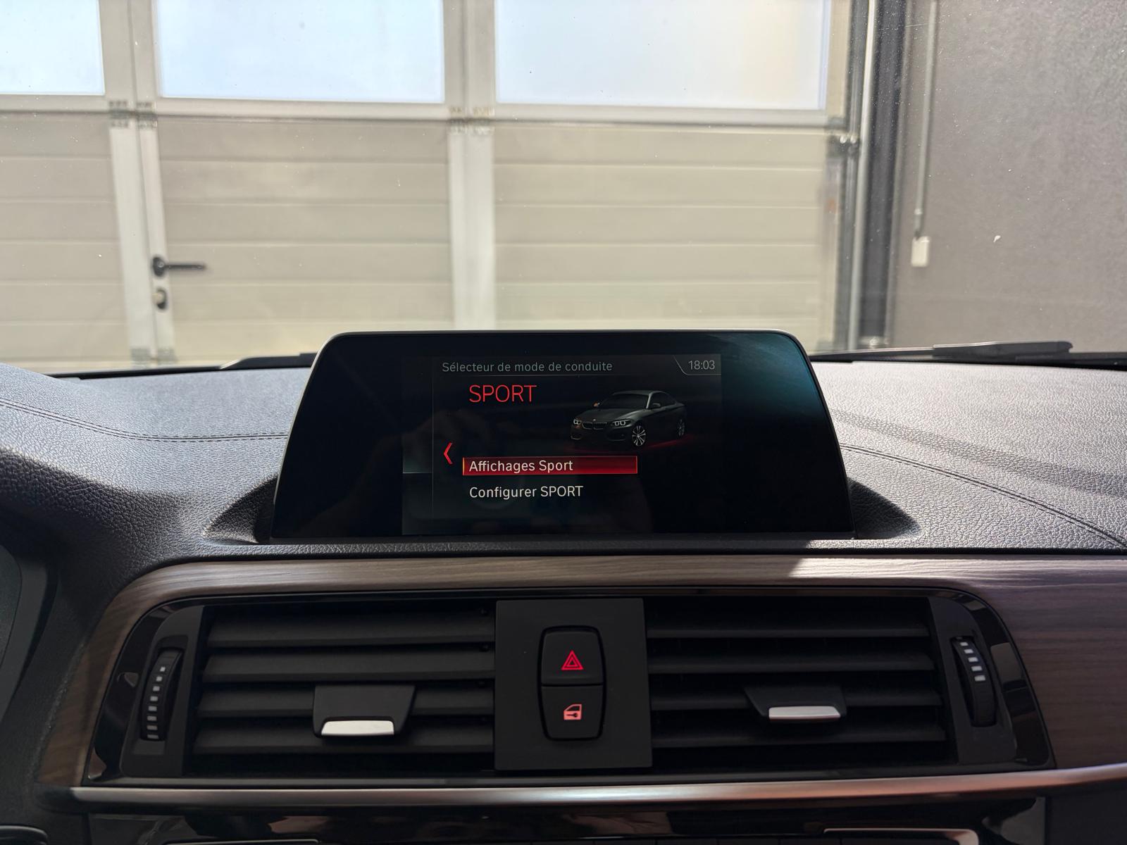BMW 220i Luxury Line Steptronic - Toit ouvrant-image-18