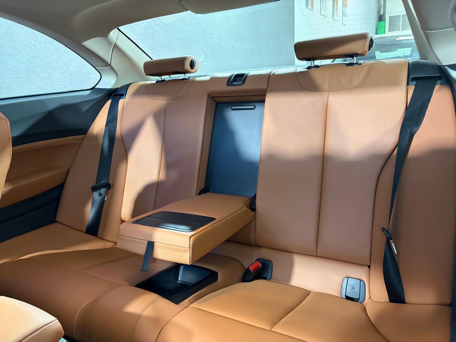 BMW 220i Luxury Line Steptronic - Toit ouvrant-image-11