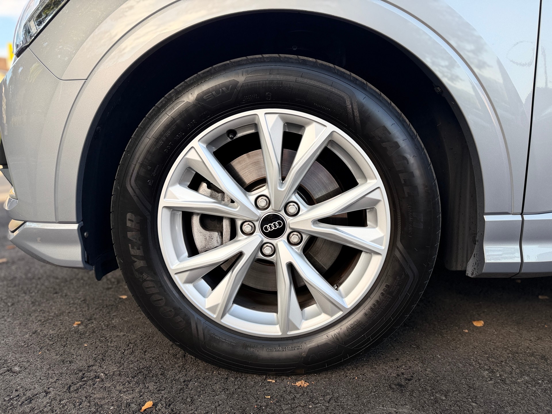 AUDI Q3 40 TFSI S line quattro S-tronic-image-1