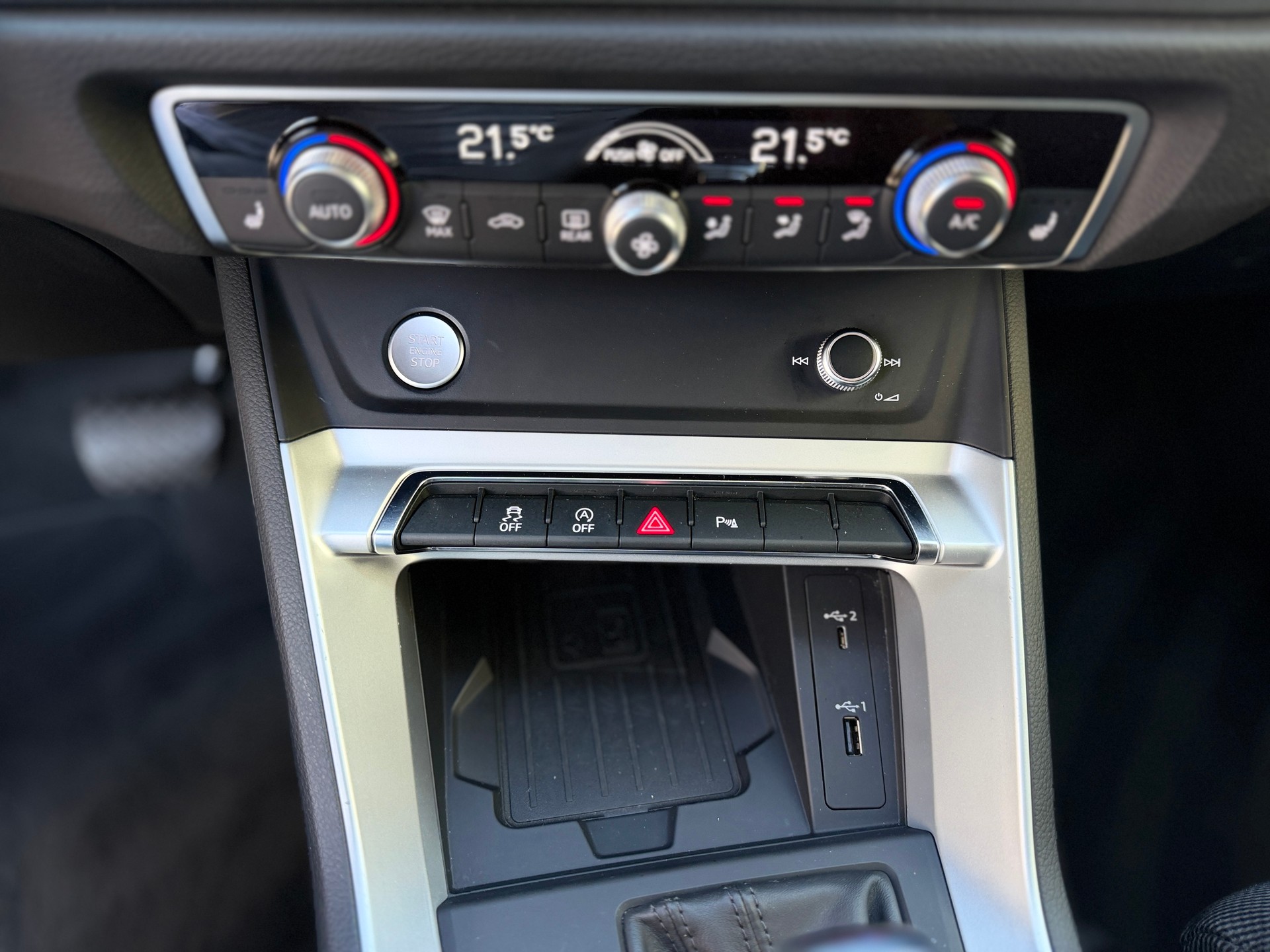 AUDI Q3 40 TFSI S line quattro S-tronic-image-21