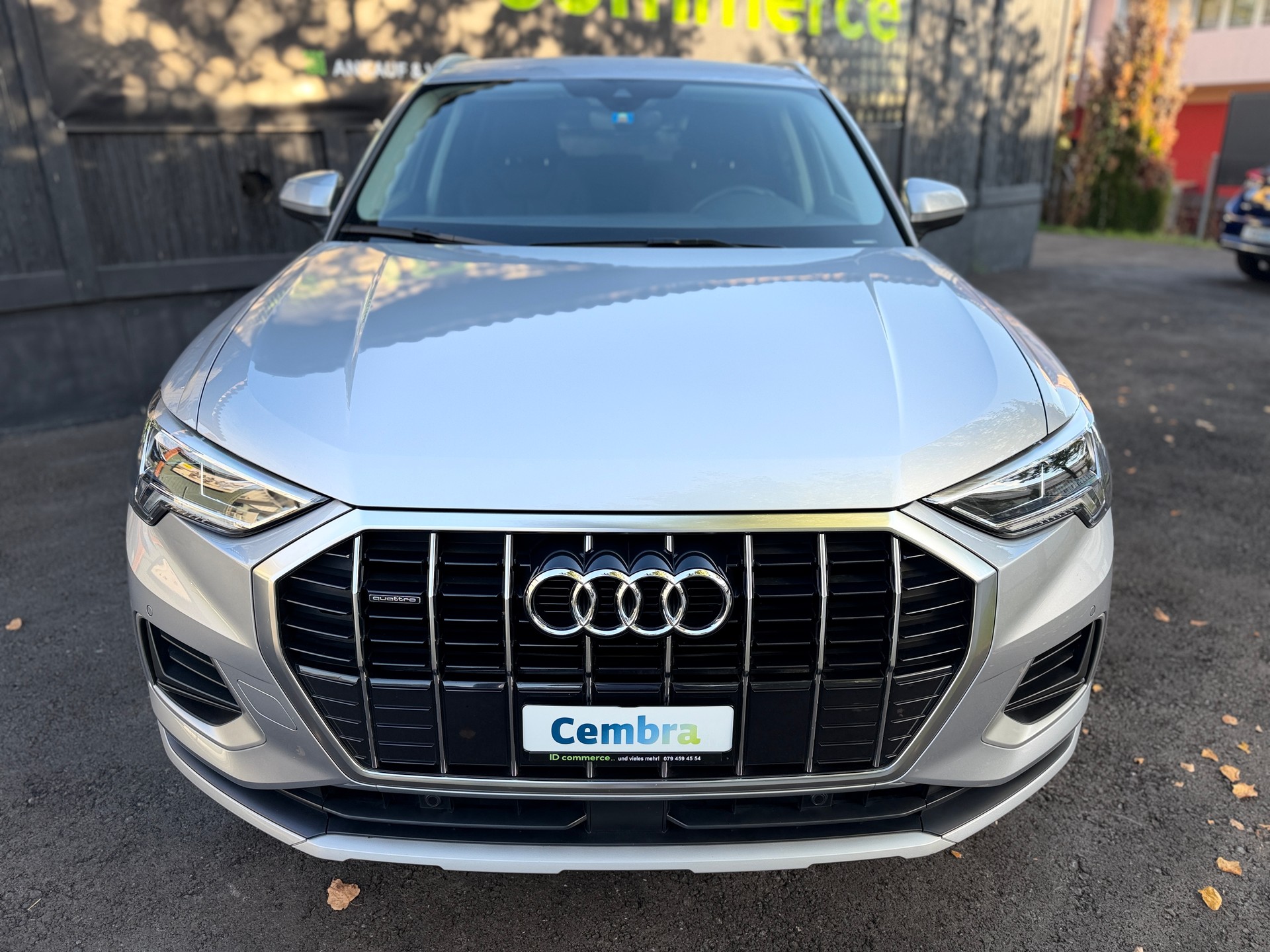 AUDI Q3 40 TFSI S line quattro S-tronic-image-2