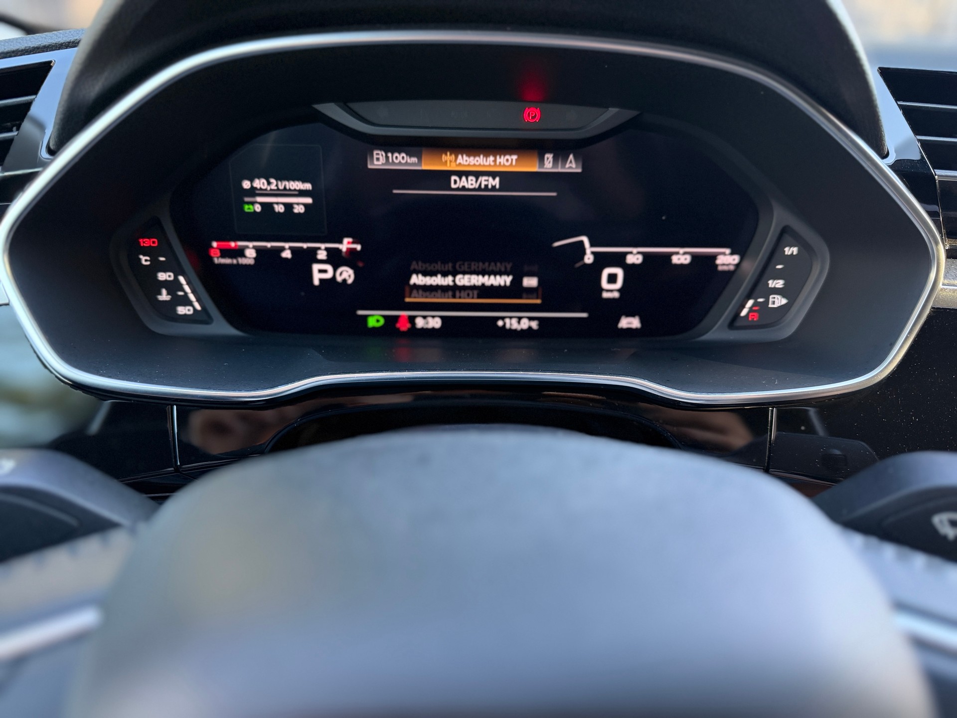AUDI Q3 40 TFSI S line quattro S-tronic-image-14