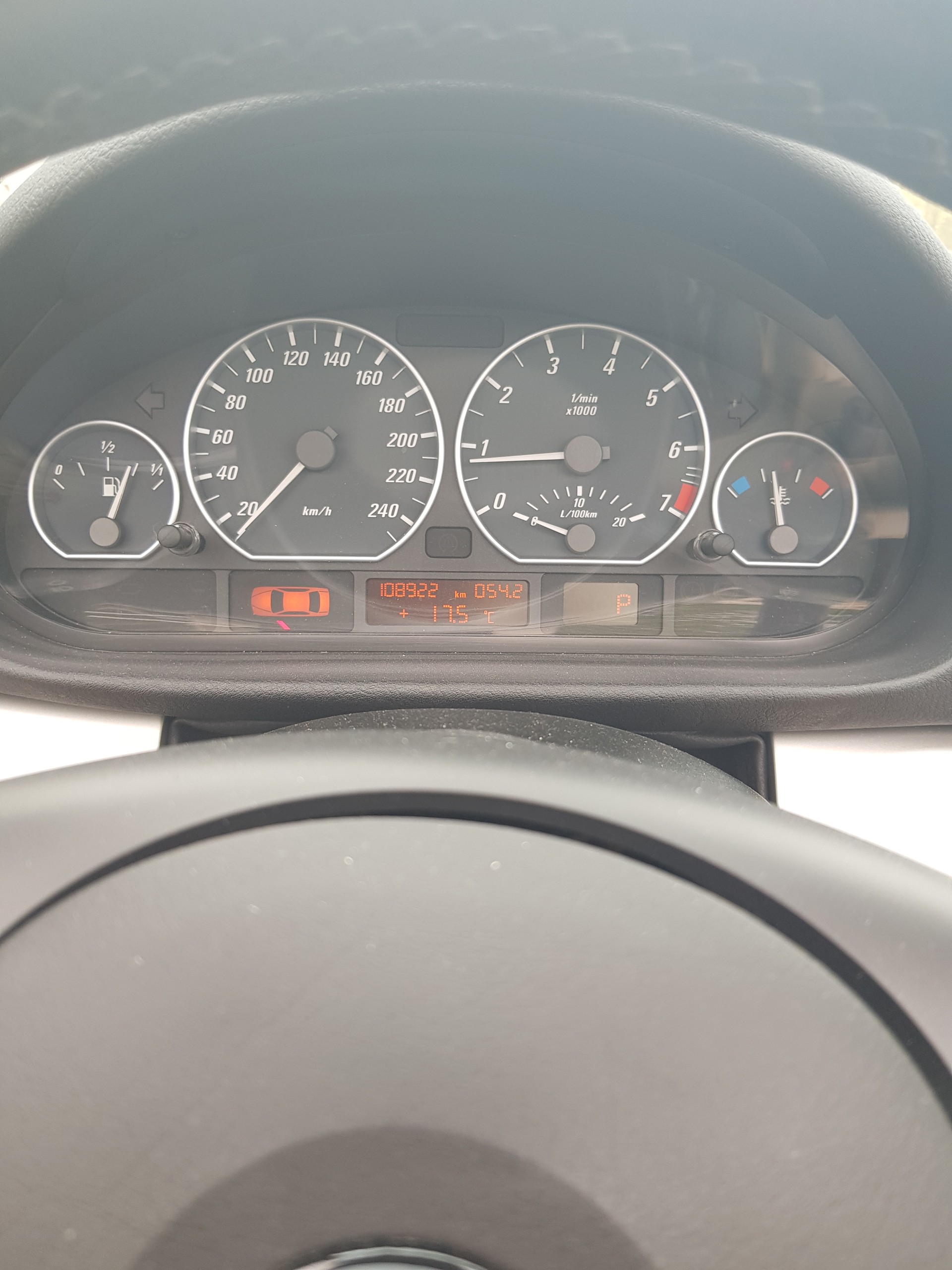 BMW 330Ci-image-3