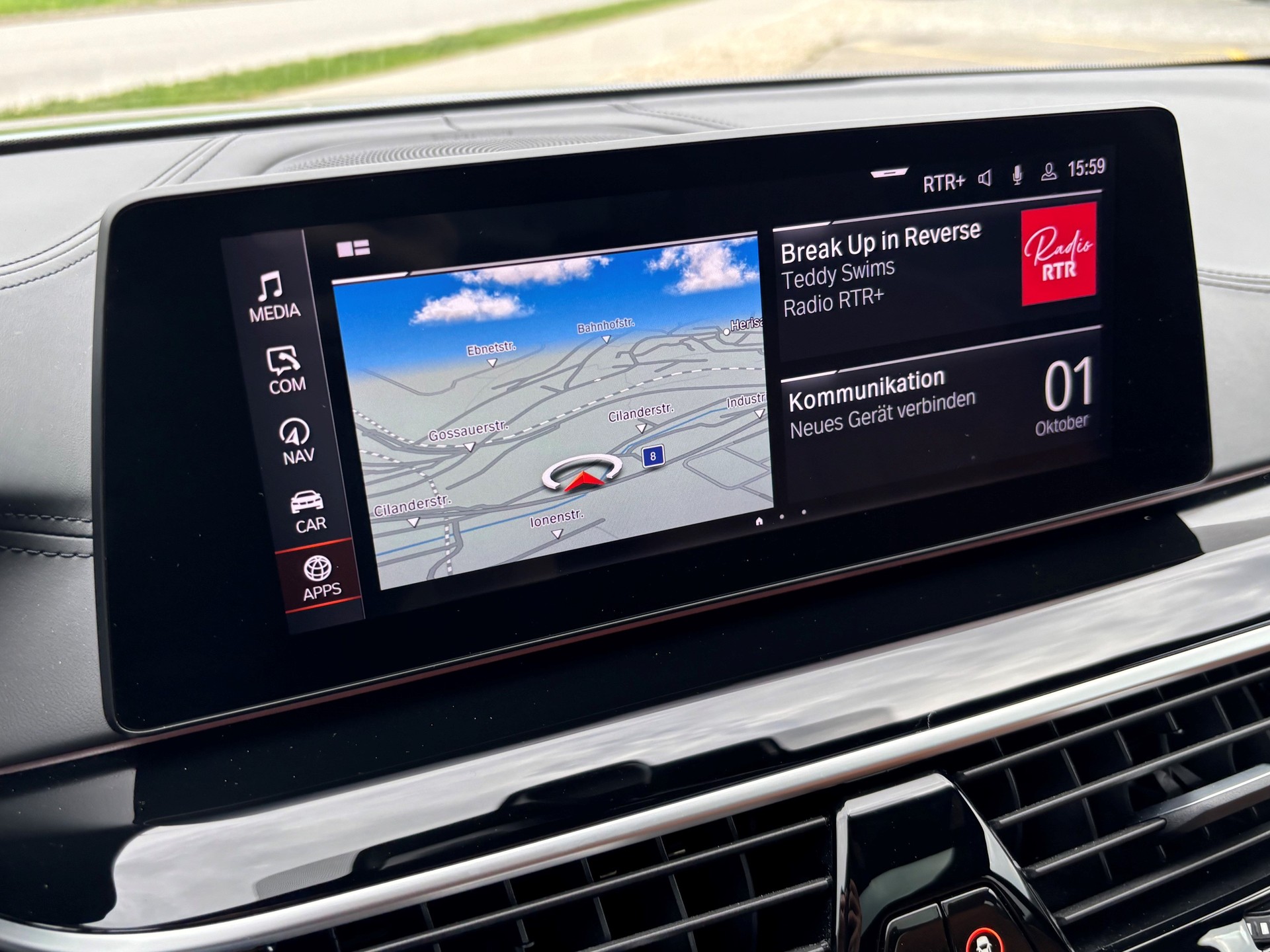 BMW 530d xDrive Luxury Line-image-9