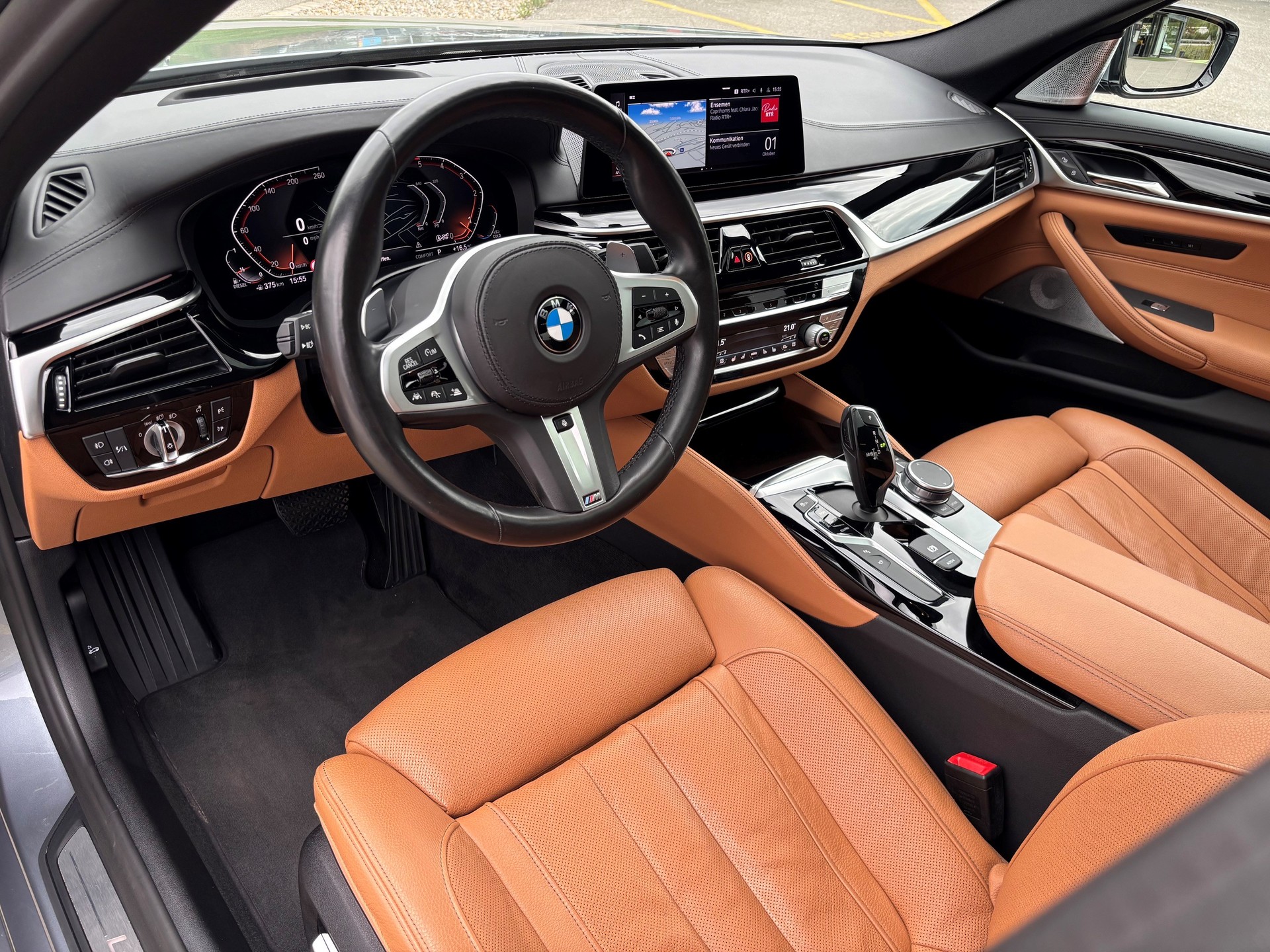 BMW 530d xDrive Luxury Line-image-6