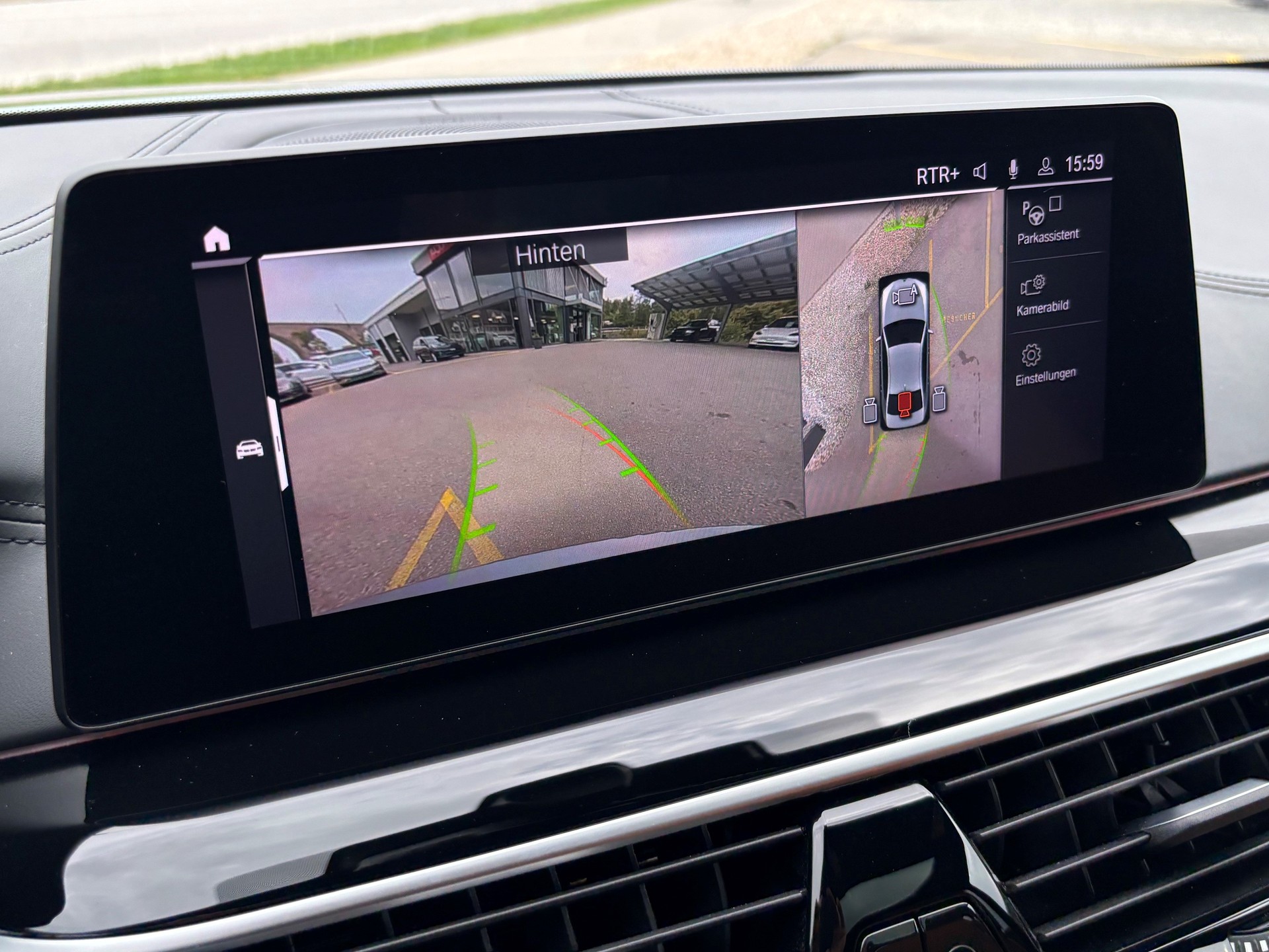 BMW 530d xDrive Luxury Line-image-10