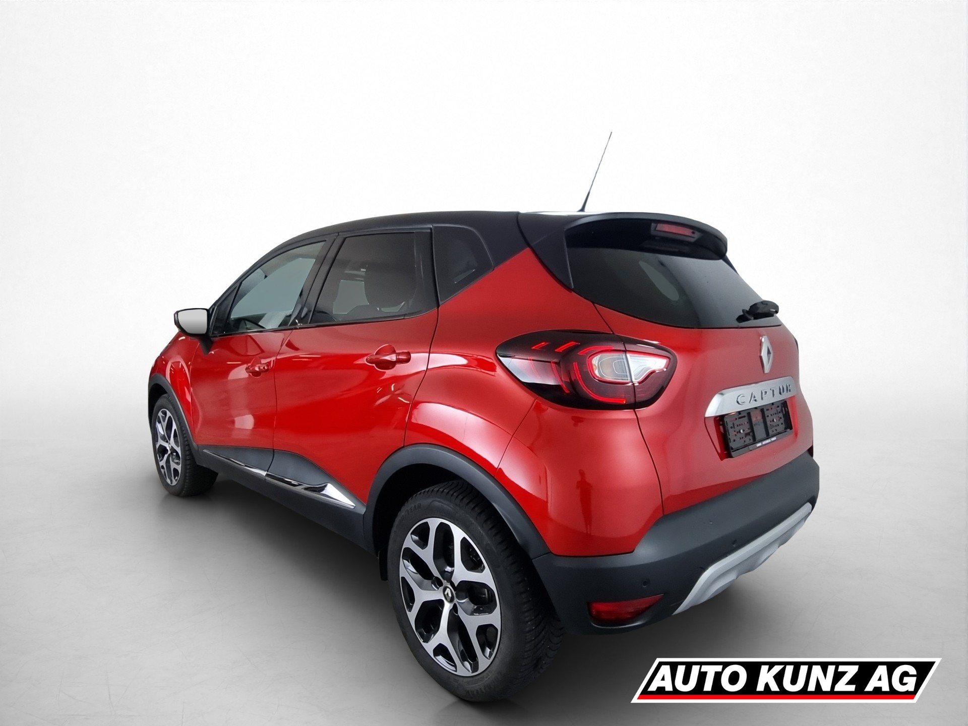 RENAULT Captur 1.3 TCe Intens S/S-image-3