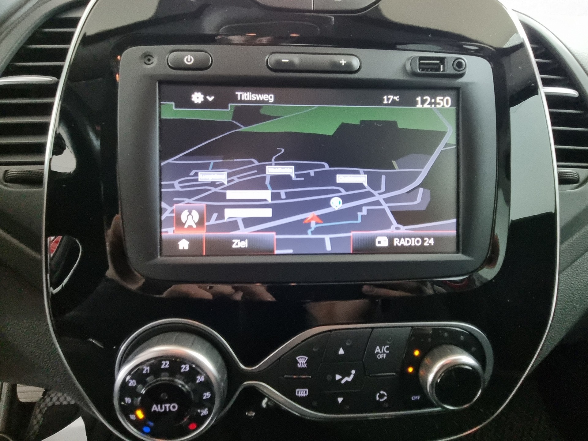 RENAULT Captur 1.3 TCe Intens S/S-image-13
