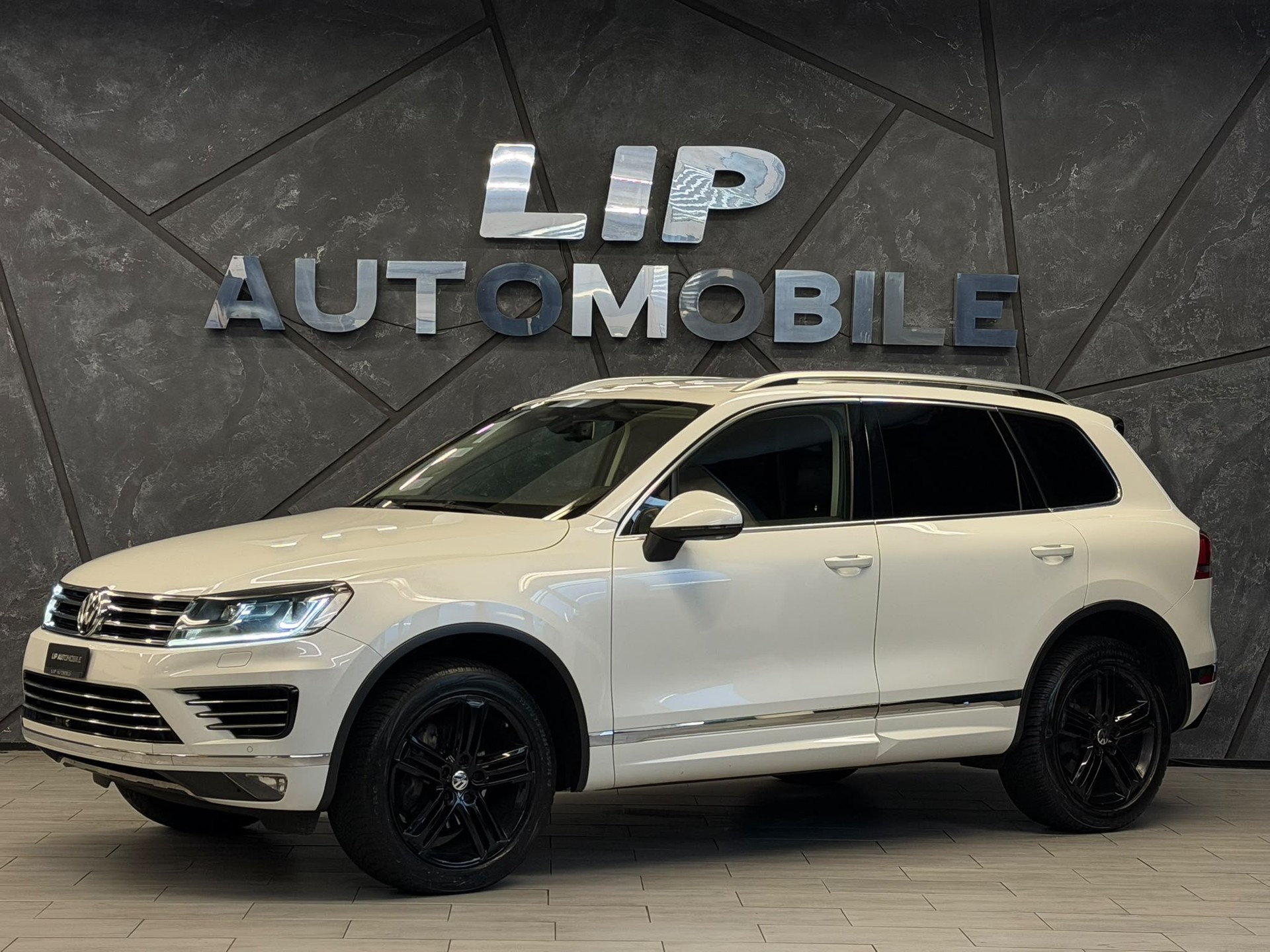 VW Touareg 3.0 TDI BlueMotion Technology Tiptronic R-Line