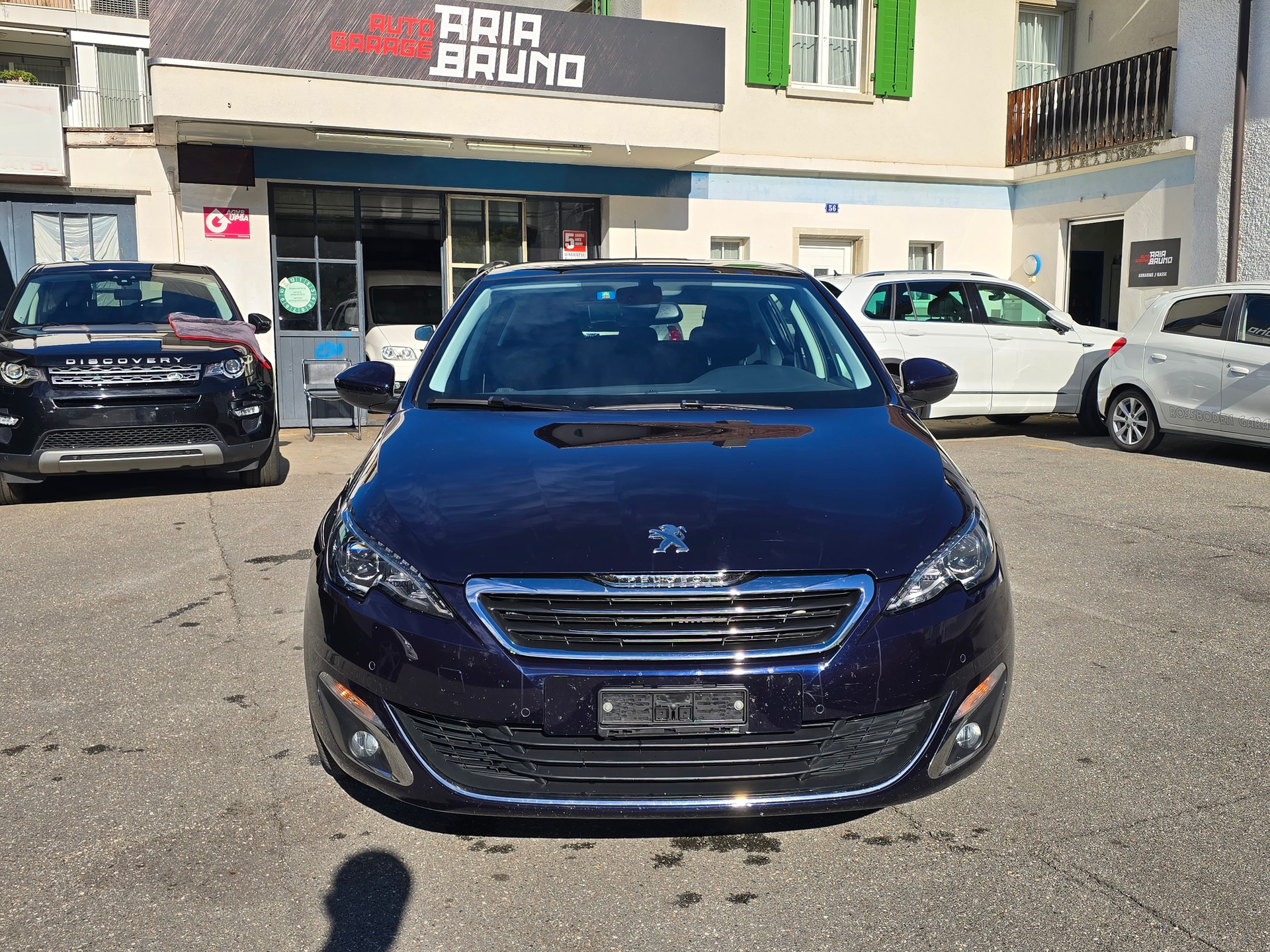 PEUGEOT 308 1.6 e-HDI Allure-image-5