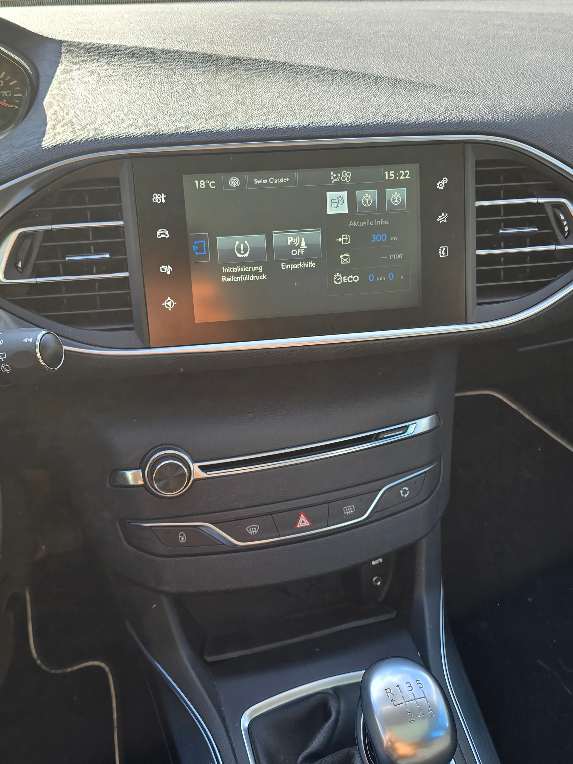 PEUGEOT 308 1.6 e-HDI Allure-image-10