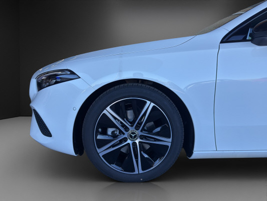 MERCEDES-BENZ A 200 Night Star 7G-DCT-image-4