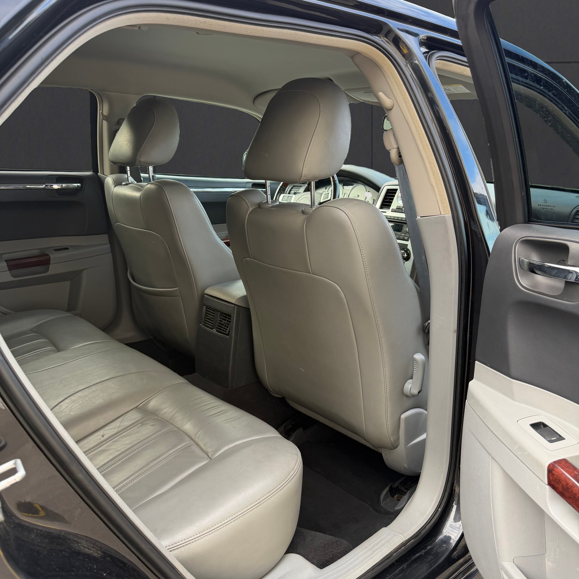 CHRYSLER Touring-image-15