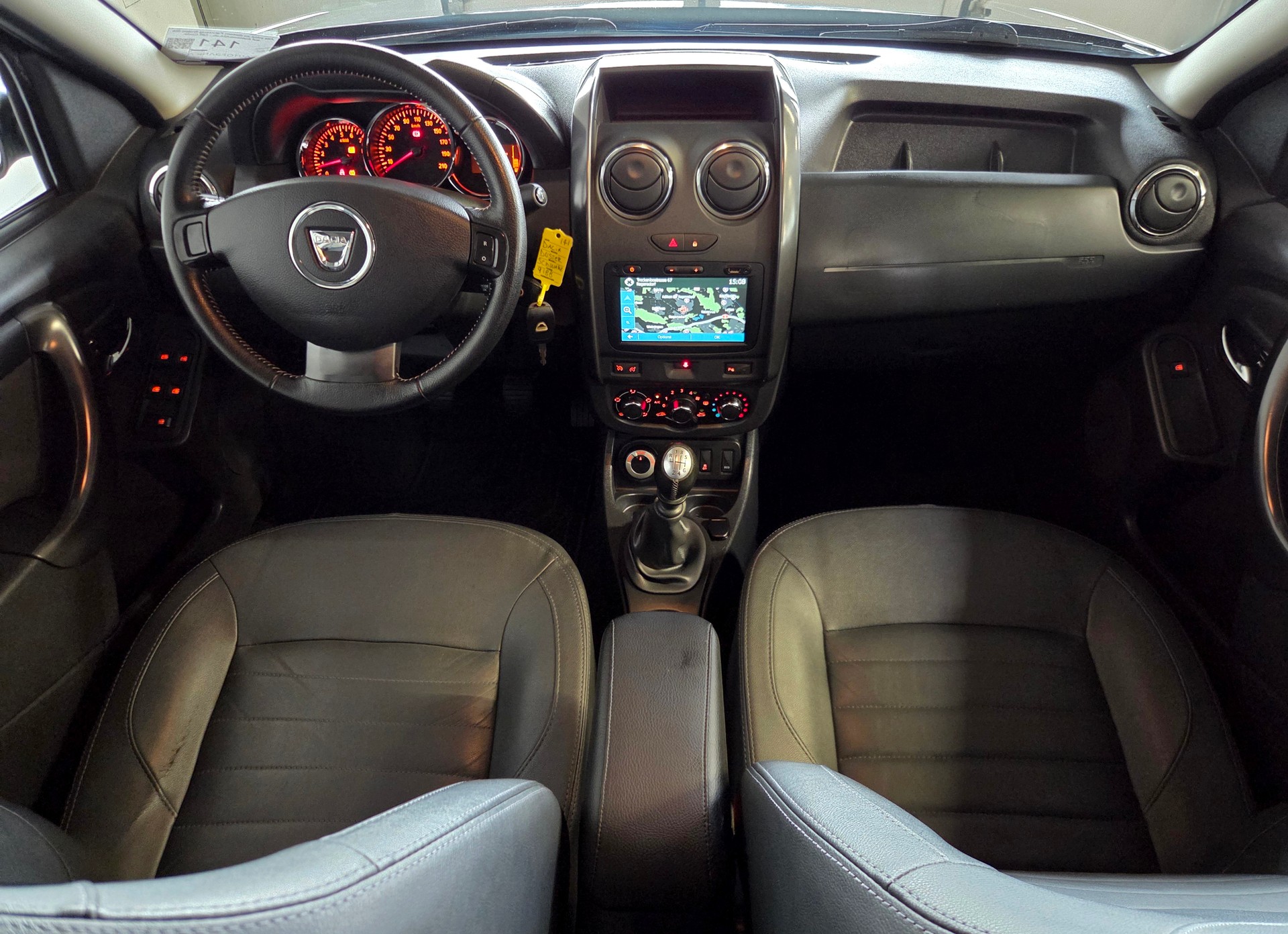 DACIA Duster 1.2 TCe Essential 4x4 S/S-image-11