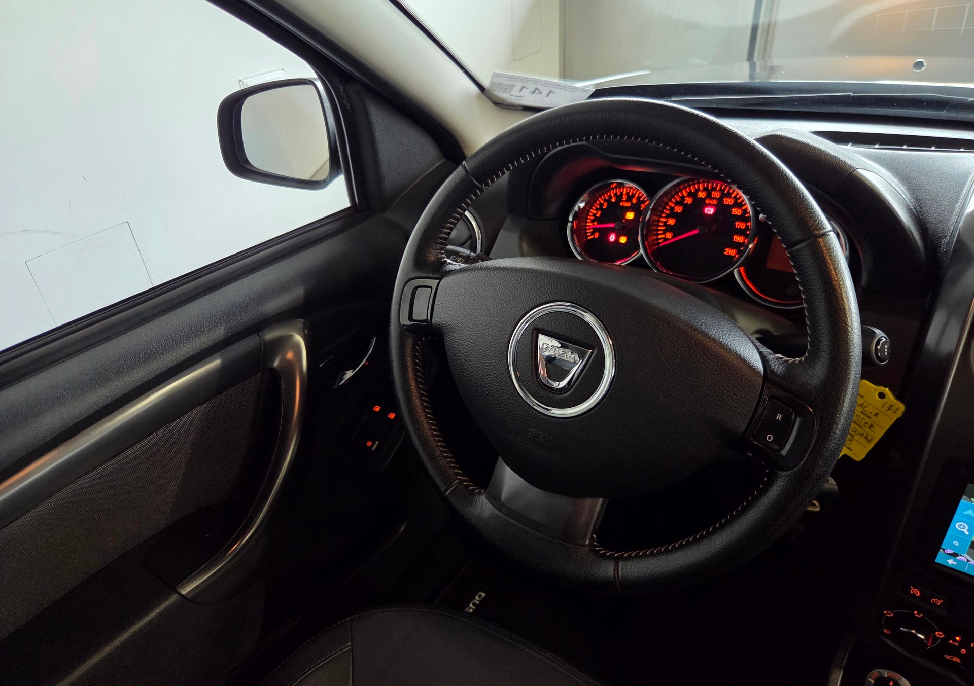 DACIA Duster 1.2 TCe Essential 4x4 S/S-image-16