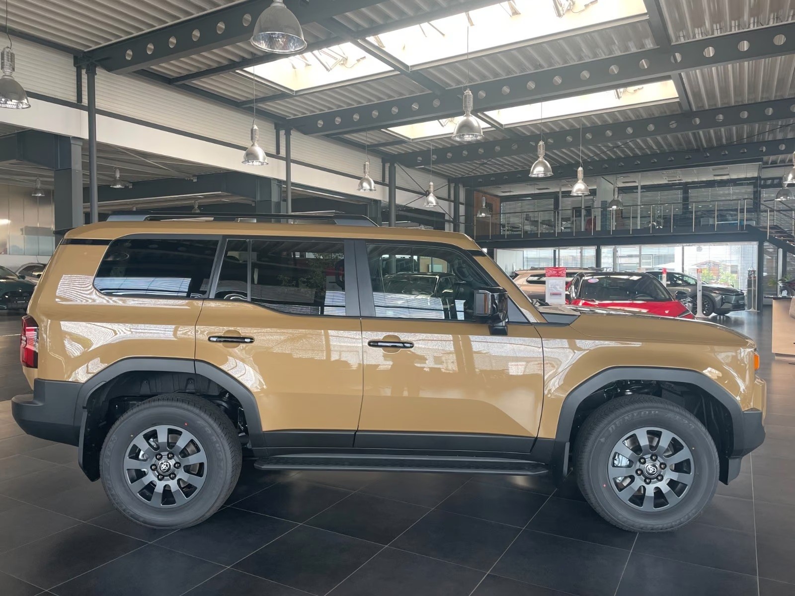 TOYOTA Land Cruiser 2.8TD Swiss Edition-image-2