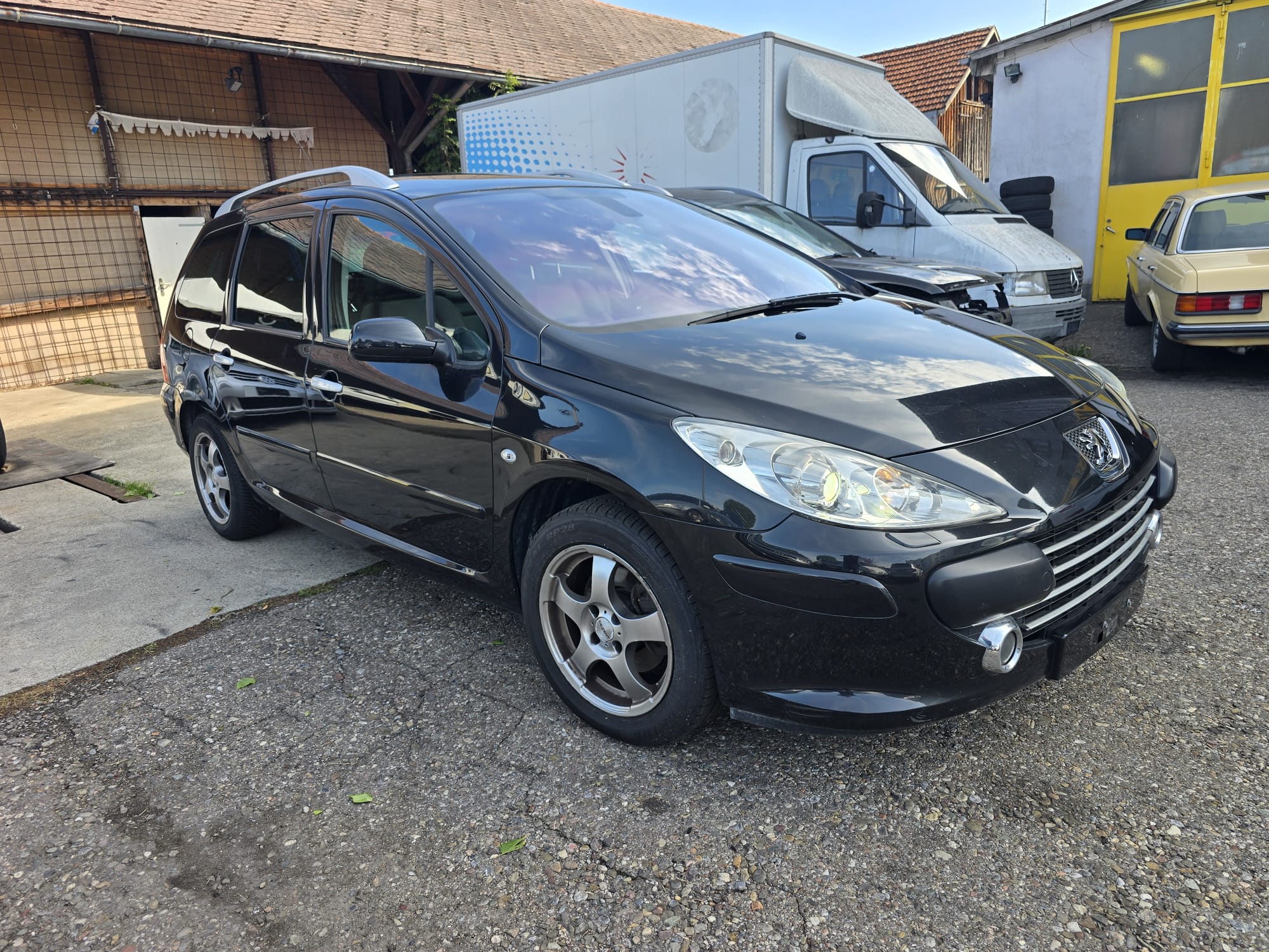Car photo