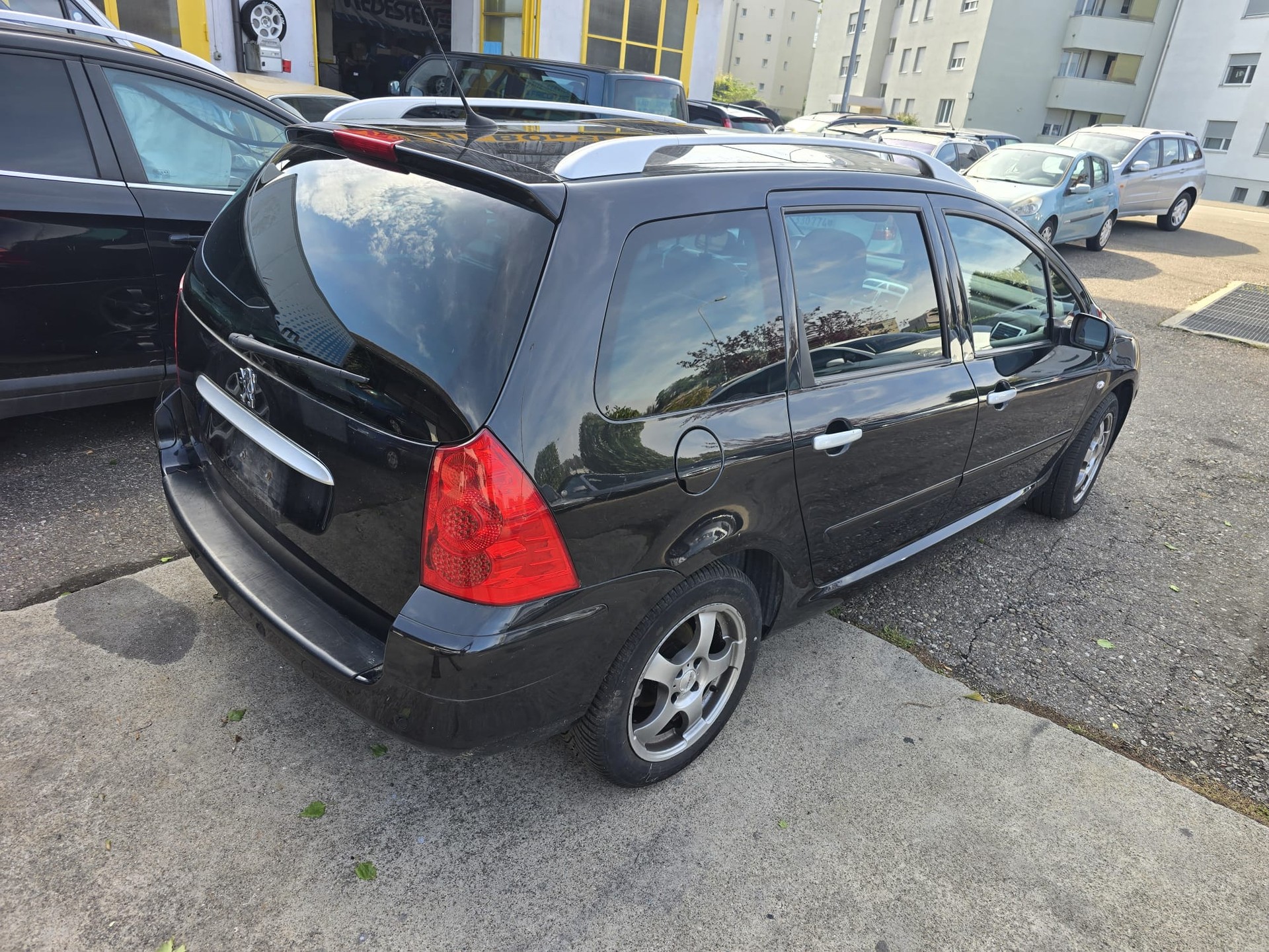 PEUGEOT 307 SW 2.0 16V Premium-image-1