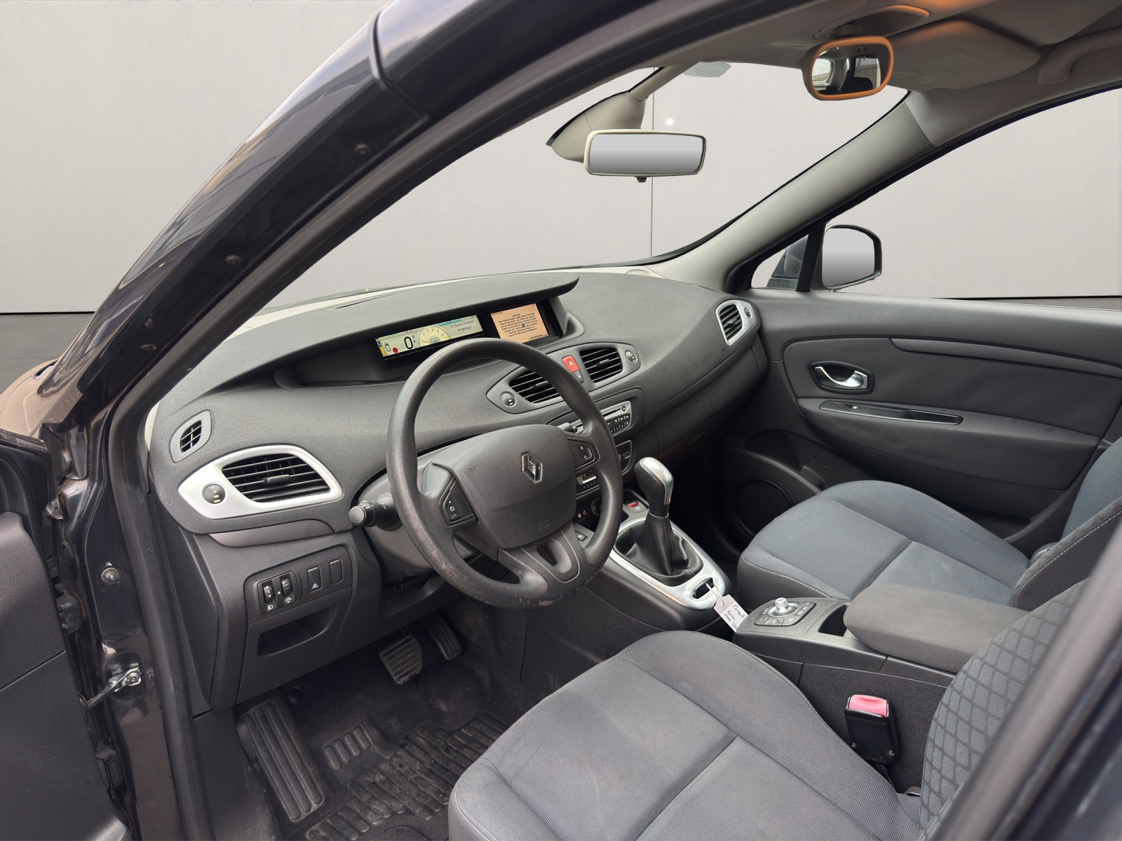 RENAULT Scénic 2.0 16V Dynamique X-Tronic CVT-image-9