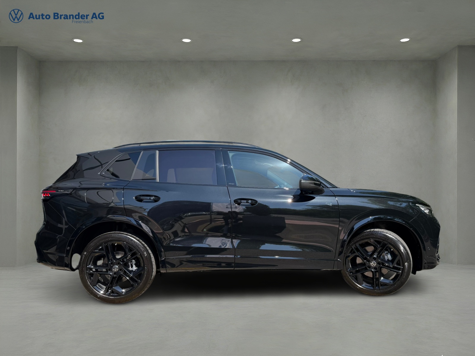 VW Tiguan 2.0 TSI DSG R-Line Plus 4Motion-image-5