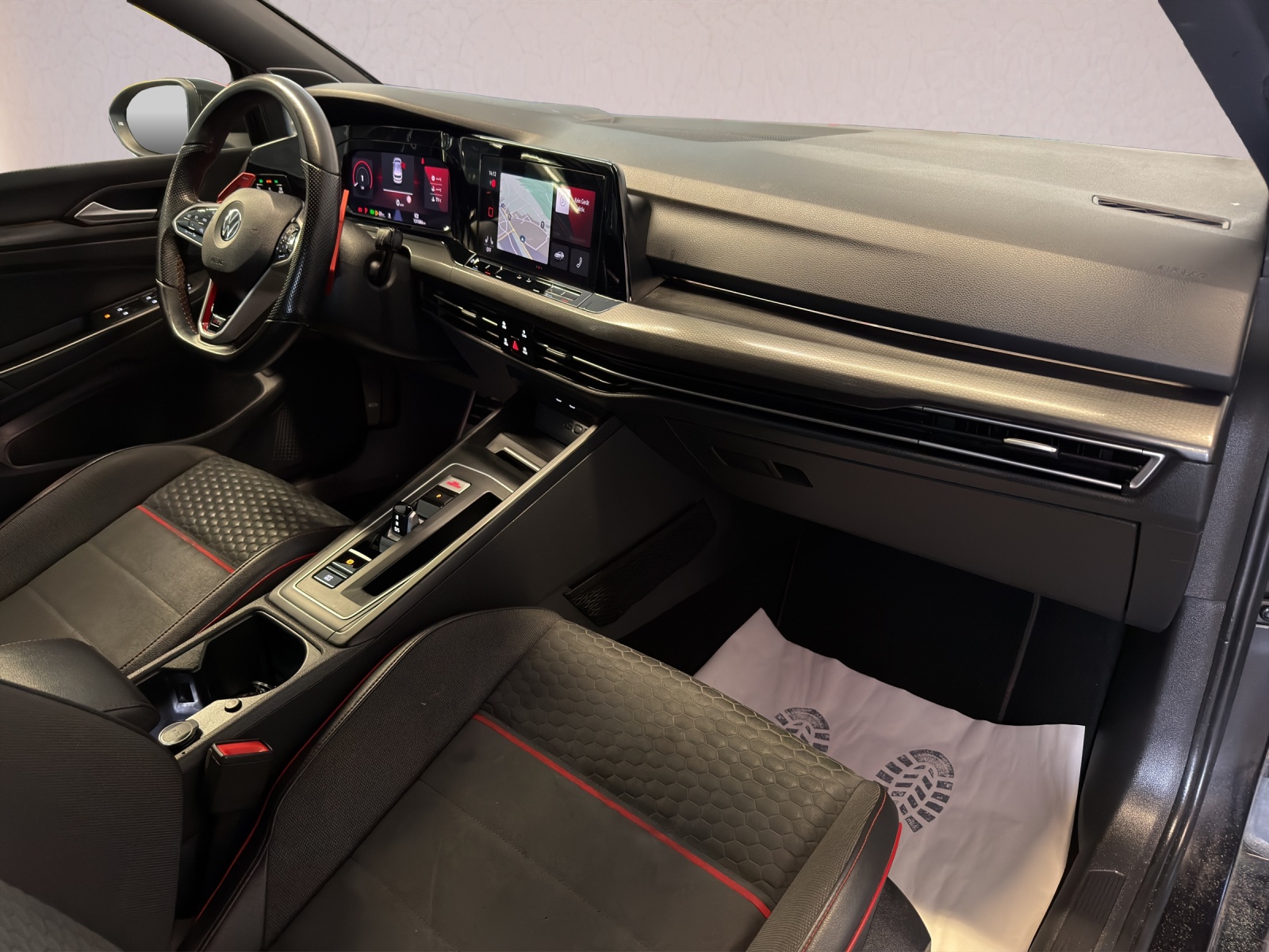 VW Golf 2.0 TSI GTI Clubsport DSG-image-15