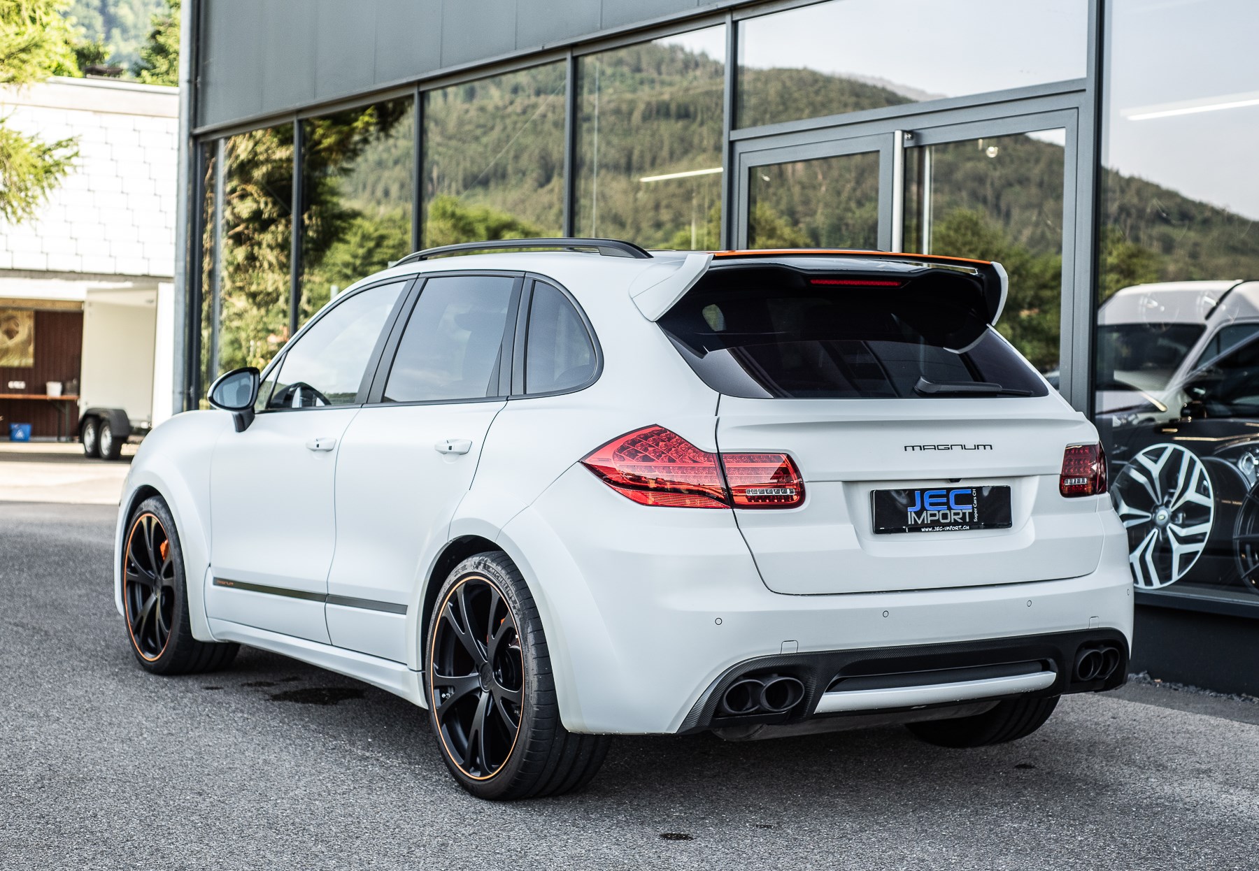 PORSCHE Cayenne Turbo "TECHART MAGNUM"-showroom-element-3
