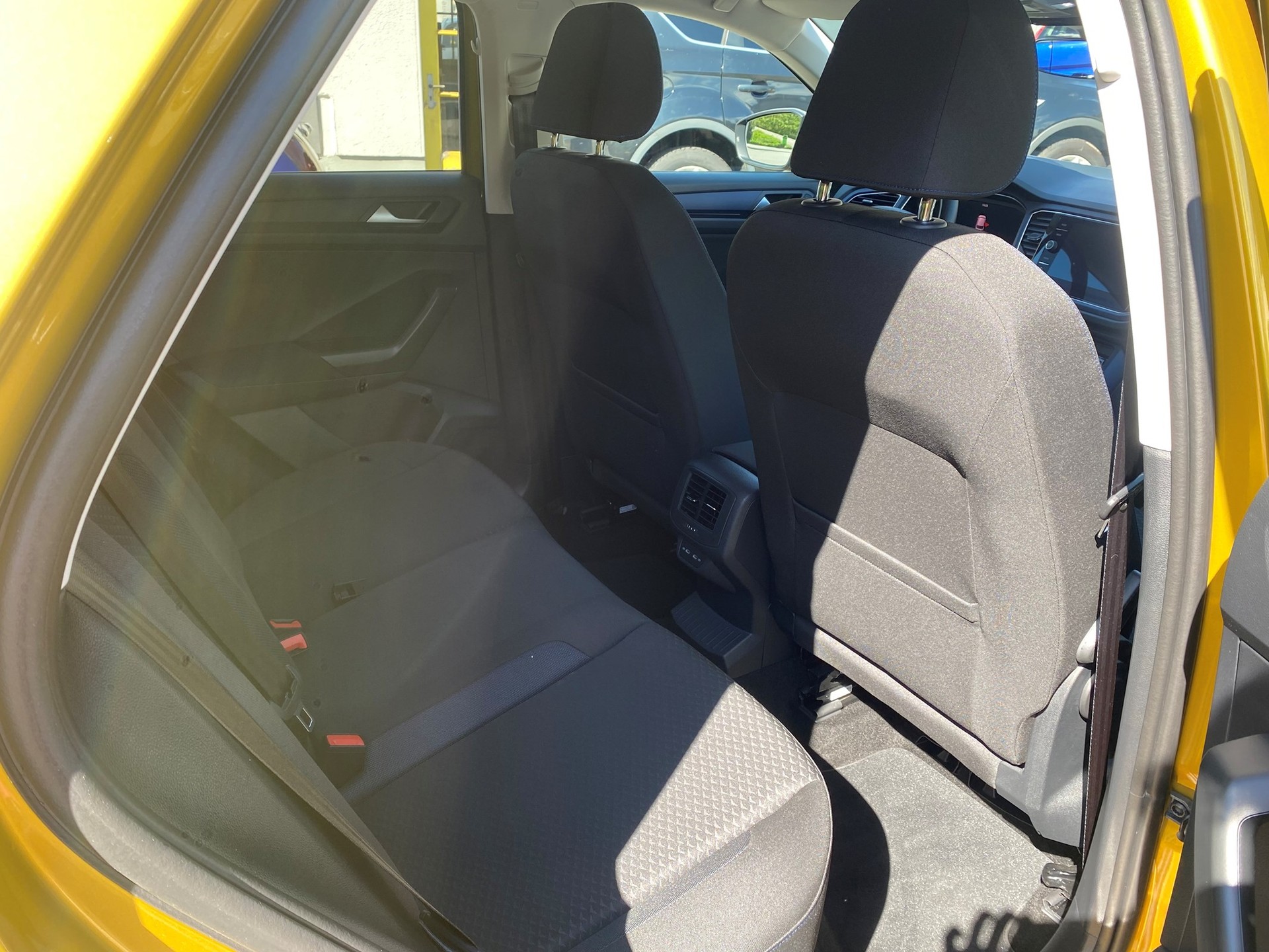 VW T-Roc 2.0 TDI SCR Advance DSG 4Motion-image-8